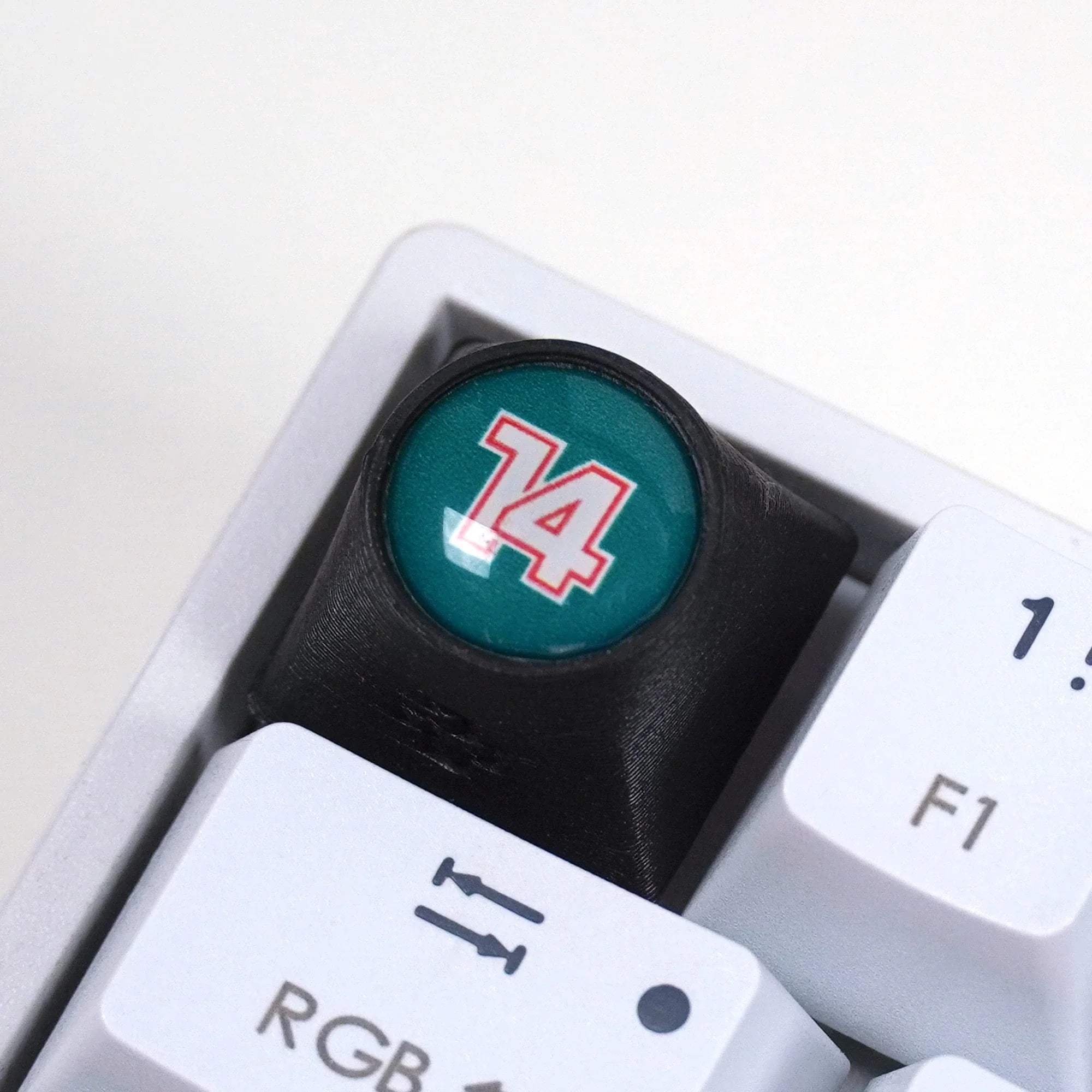 Artisan F1 - ALO + NR. 14 Keycap
