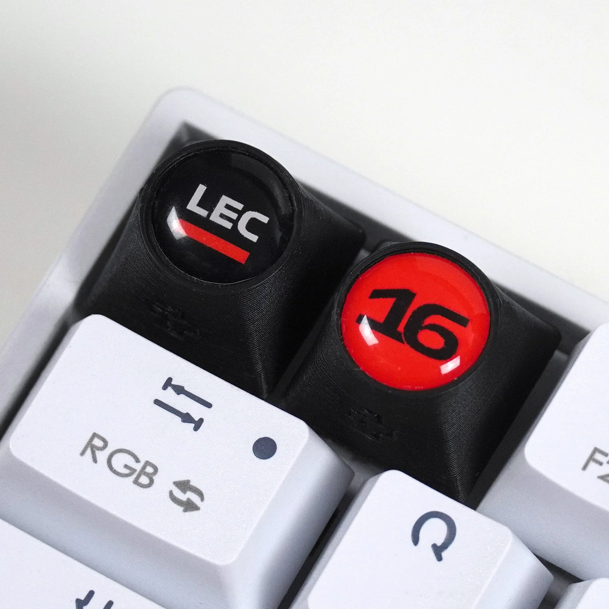 Artisan F1 - LEC + NR. 16 Keycap