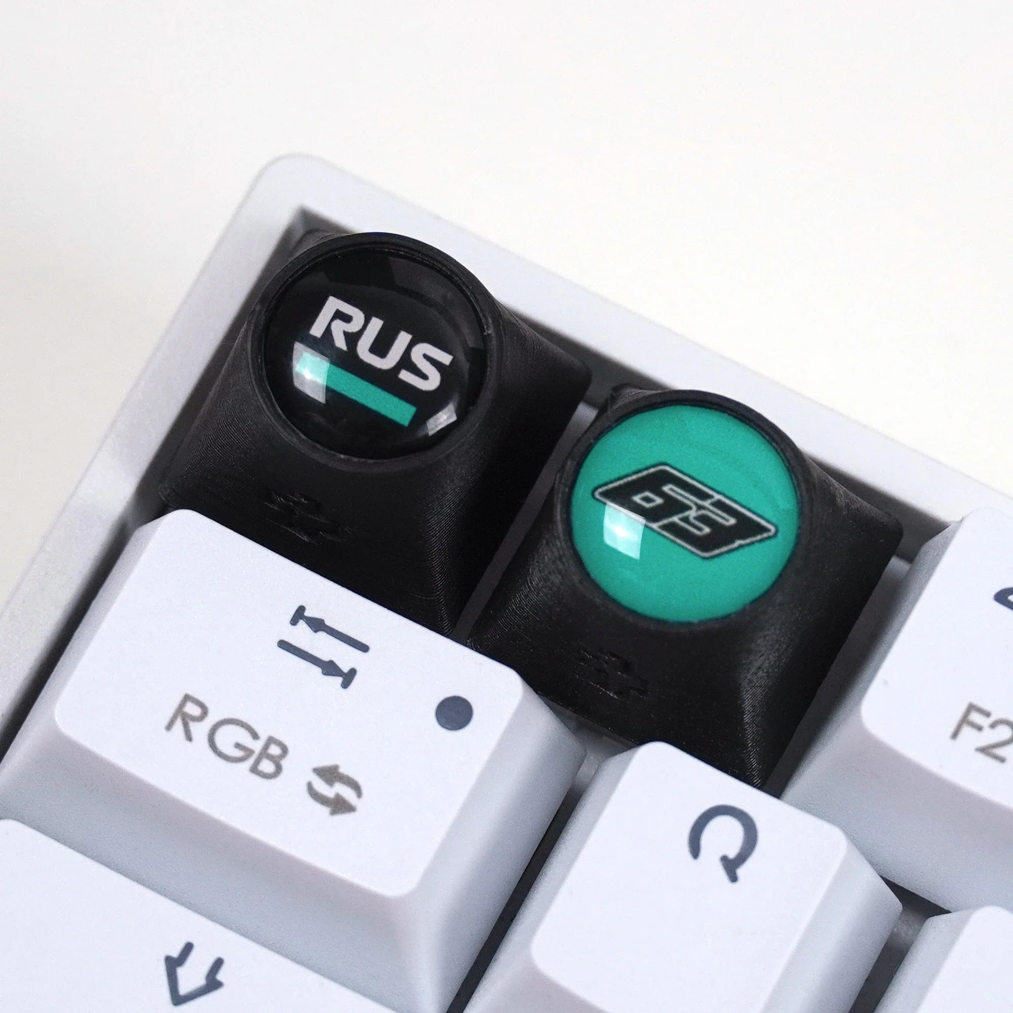 Artisan F1 - RUS + NR. 63 Keycap