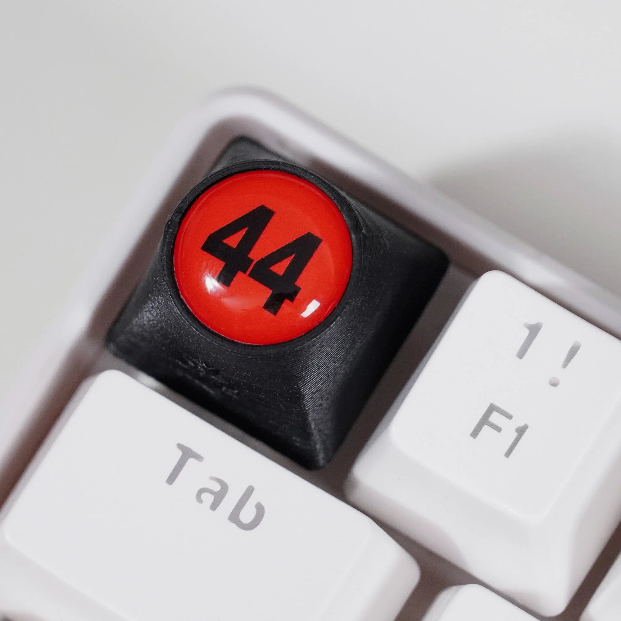 Artisan F1 - HAM + NR. 44 Keycap