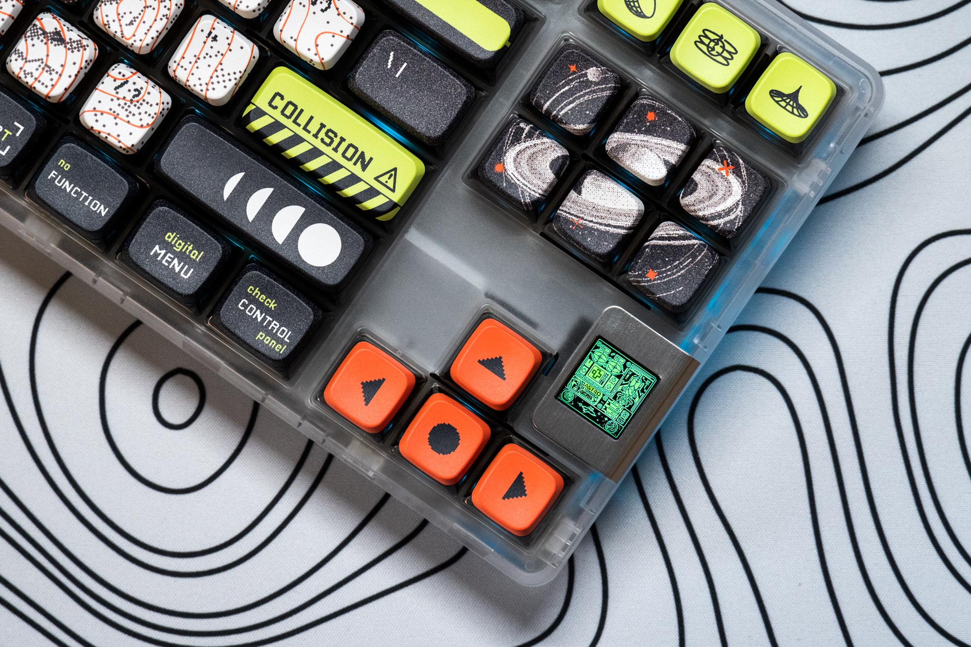 QwertyKey80 Astro Bluetooth Wireless Hotswap RGB QMK/VIA-L Gasket Mounted Mechanical Gaming Keyboard with Screen