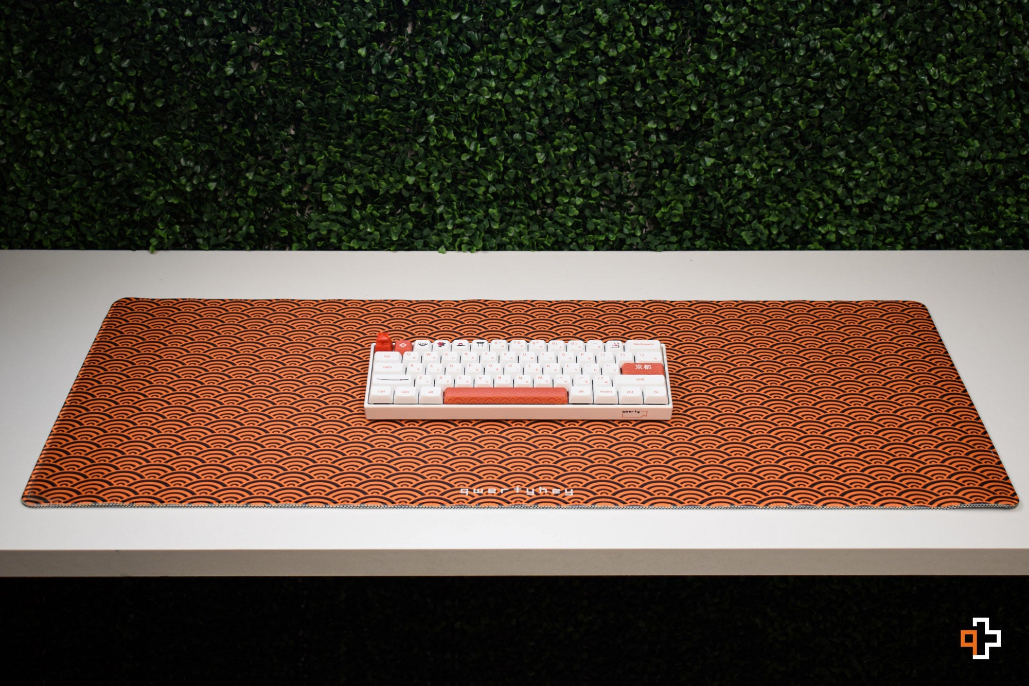 Deskmat Mousepad QwertyKey Orange Waves 4mm stitched edges - QwertyKey