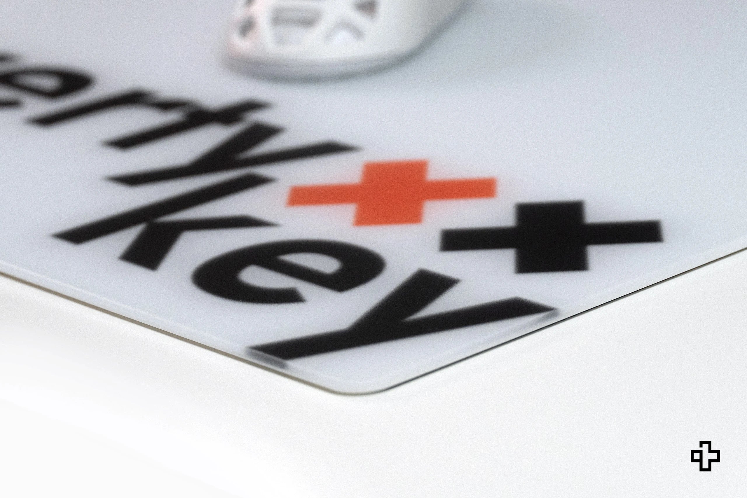 QwertyKey Esports Glass White 3.2mm Anti-Slip TPU Gaming Mousepad
