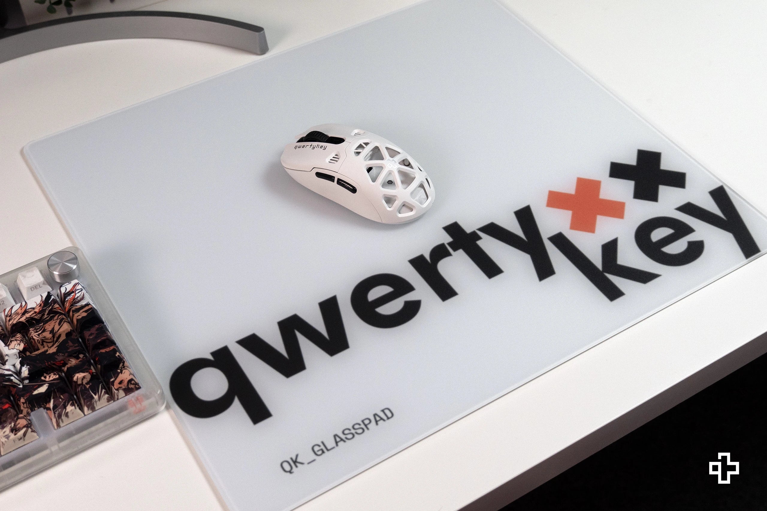 QwertyKey Esports Glass White 3.2mm Anti-Slip TPU Gaming Mousepad