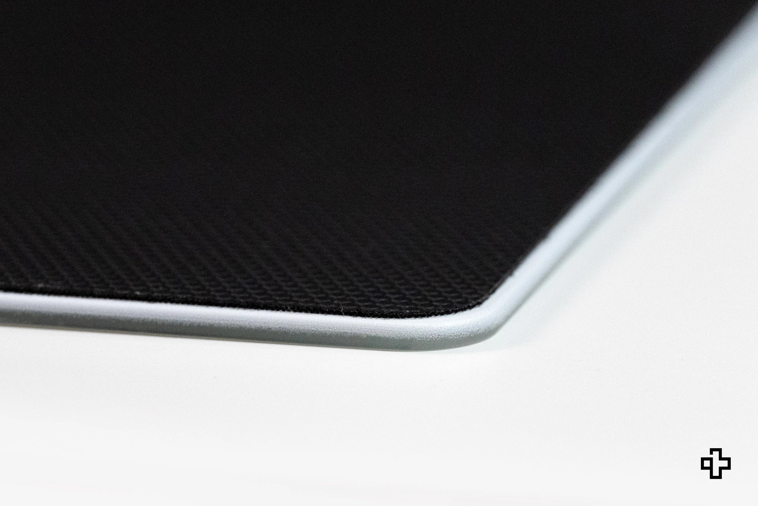 QwertyKey Esports Glass Striker 3.2mm Anti-Slip TPU Gaming Mousepad
