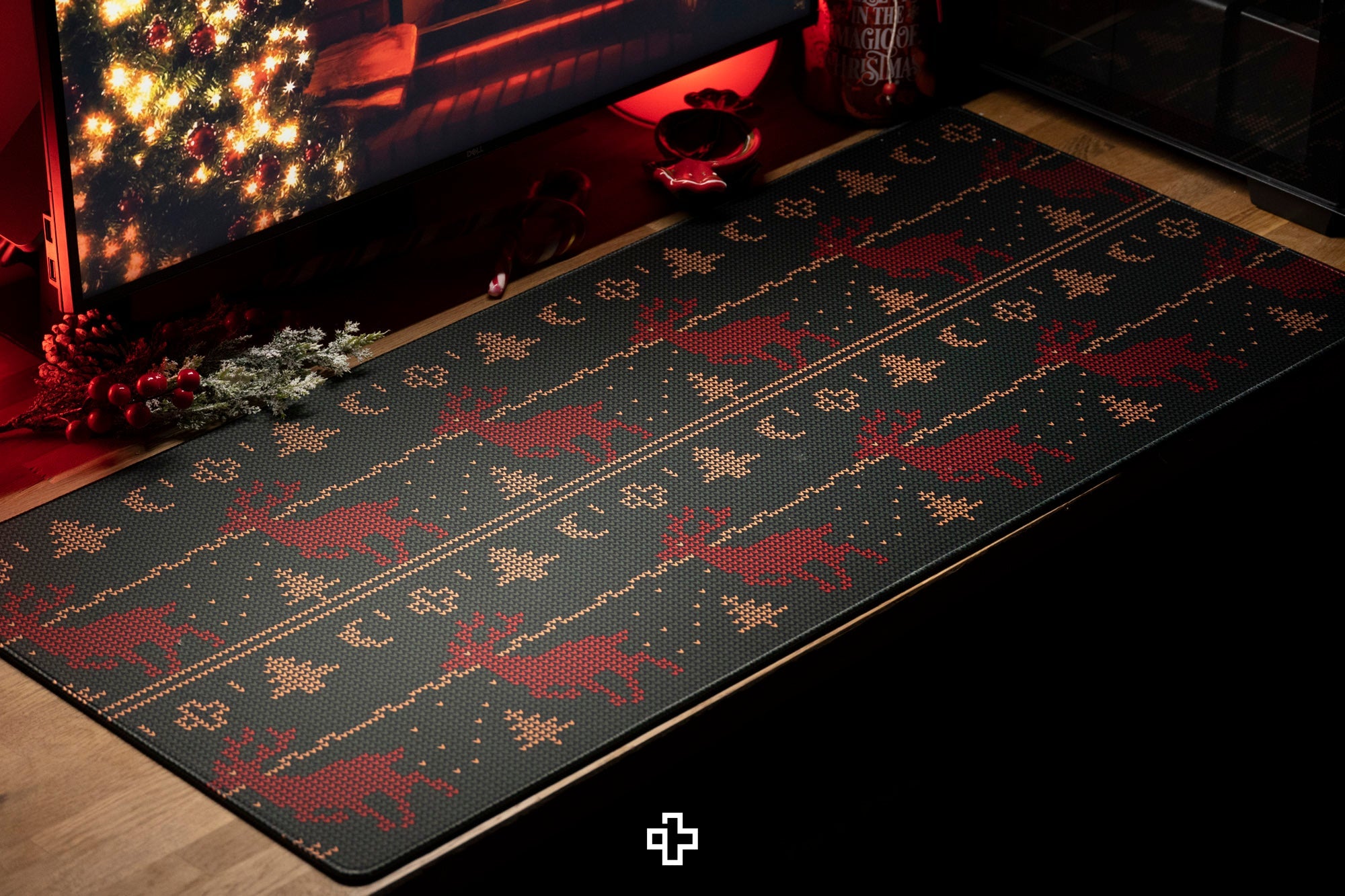 QwertyKey Christmas Deskmat 4mm Stitched Edges