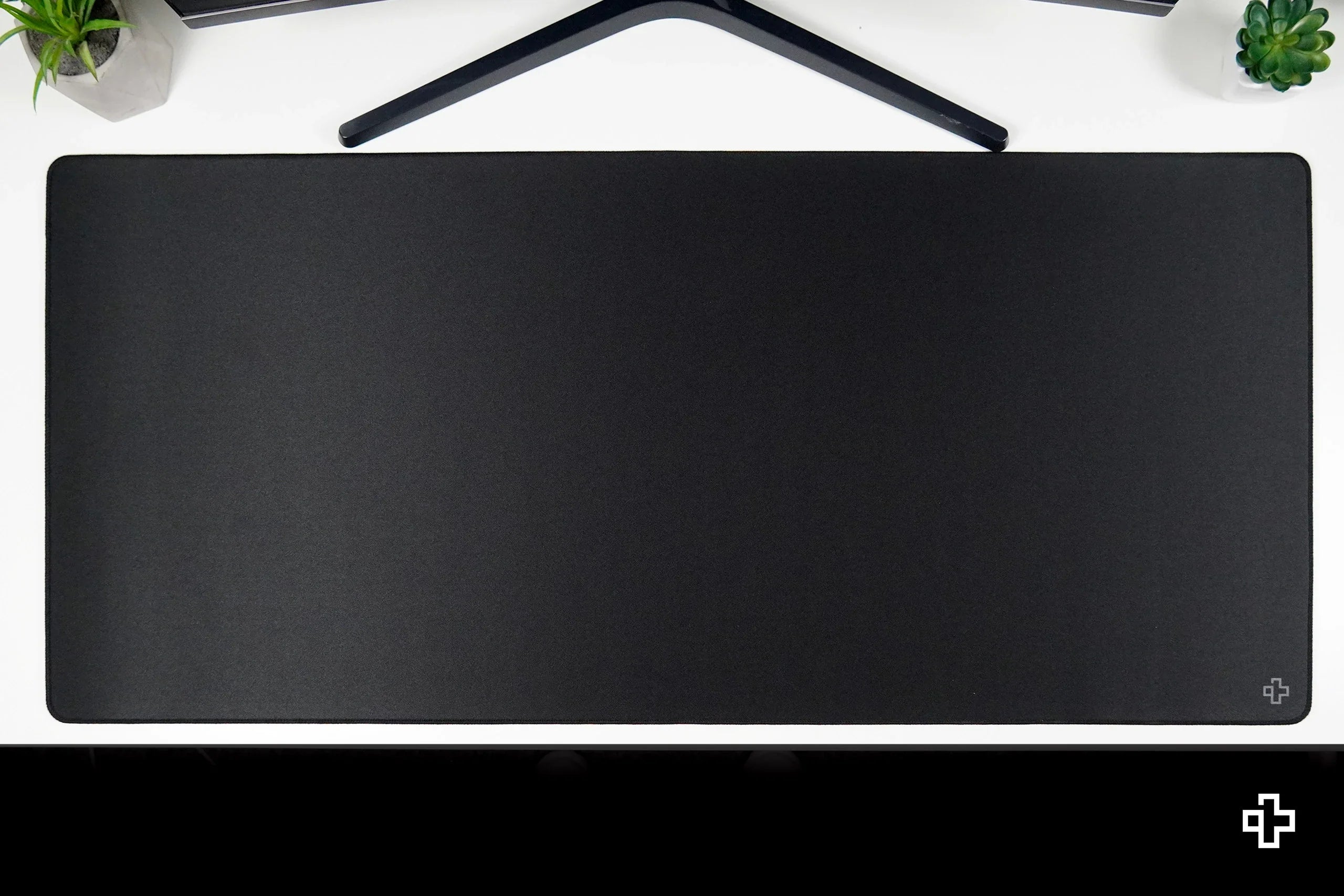QwertyKey Black Classic Plain Deskmat 4mm Stitched Edges