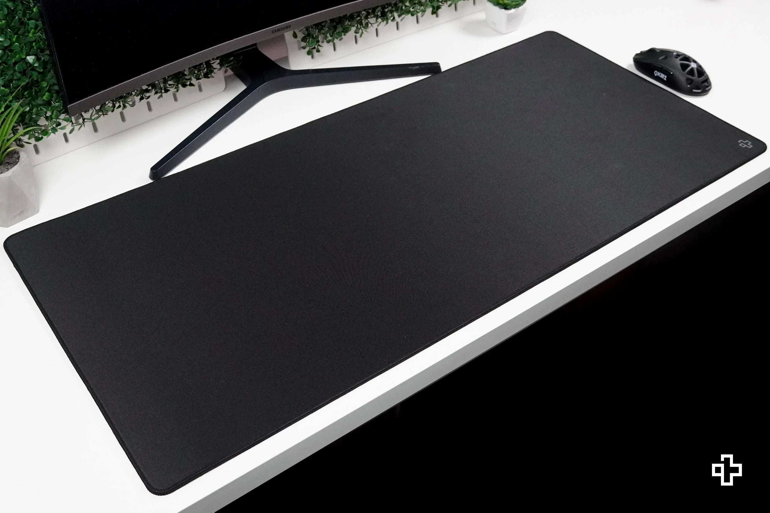 QwertyKey Black Classic Plain Deskmat 4mm Stitched Edges