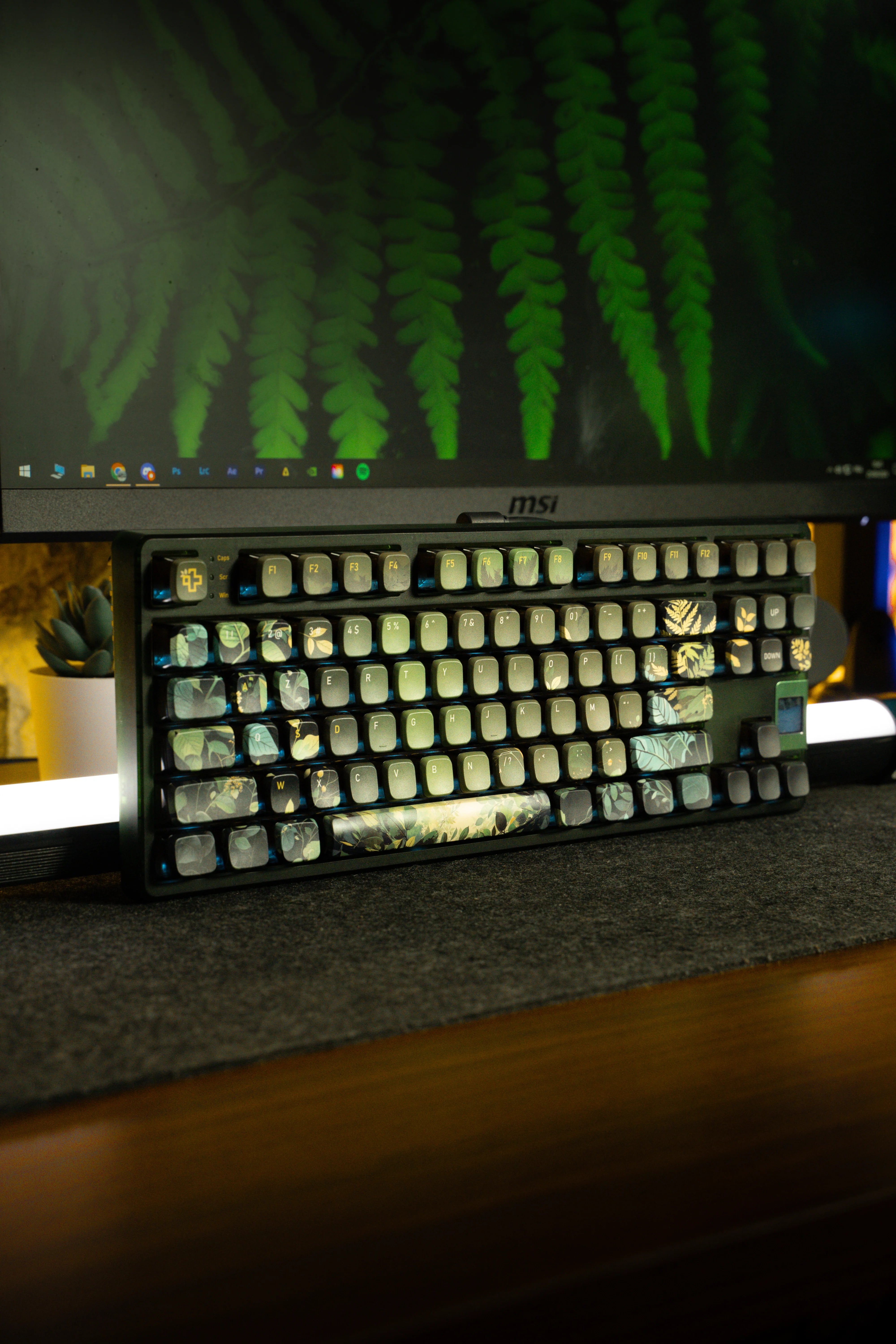 QwertyKey80 Leaf Bluetooth Wireless Hotswap RGB QMK/VIA Gasket Mounted Mechanical Gaming Keyboard with Screen