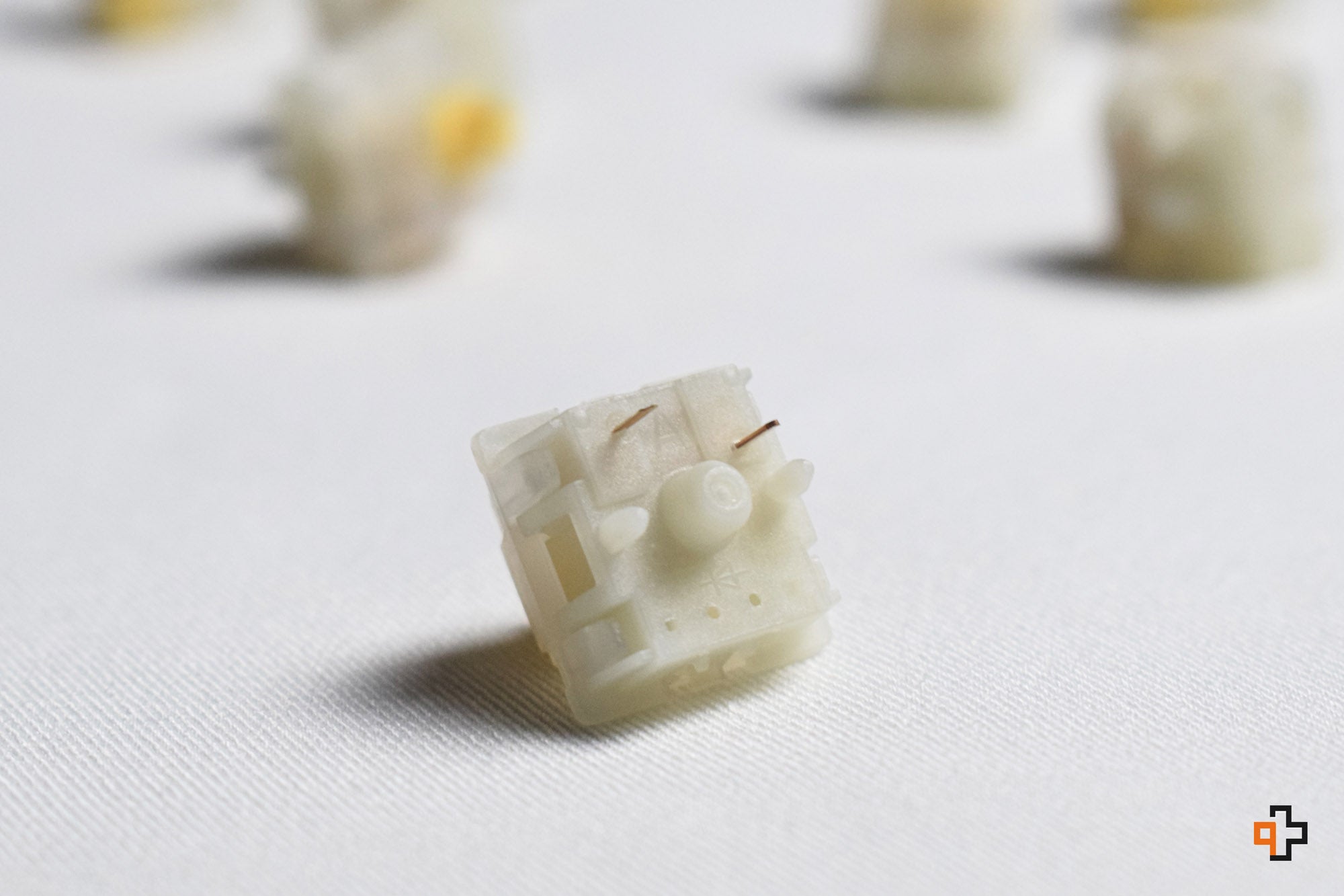 Switches Gateron Milky Yellow - QwertyKey