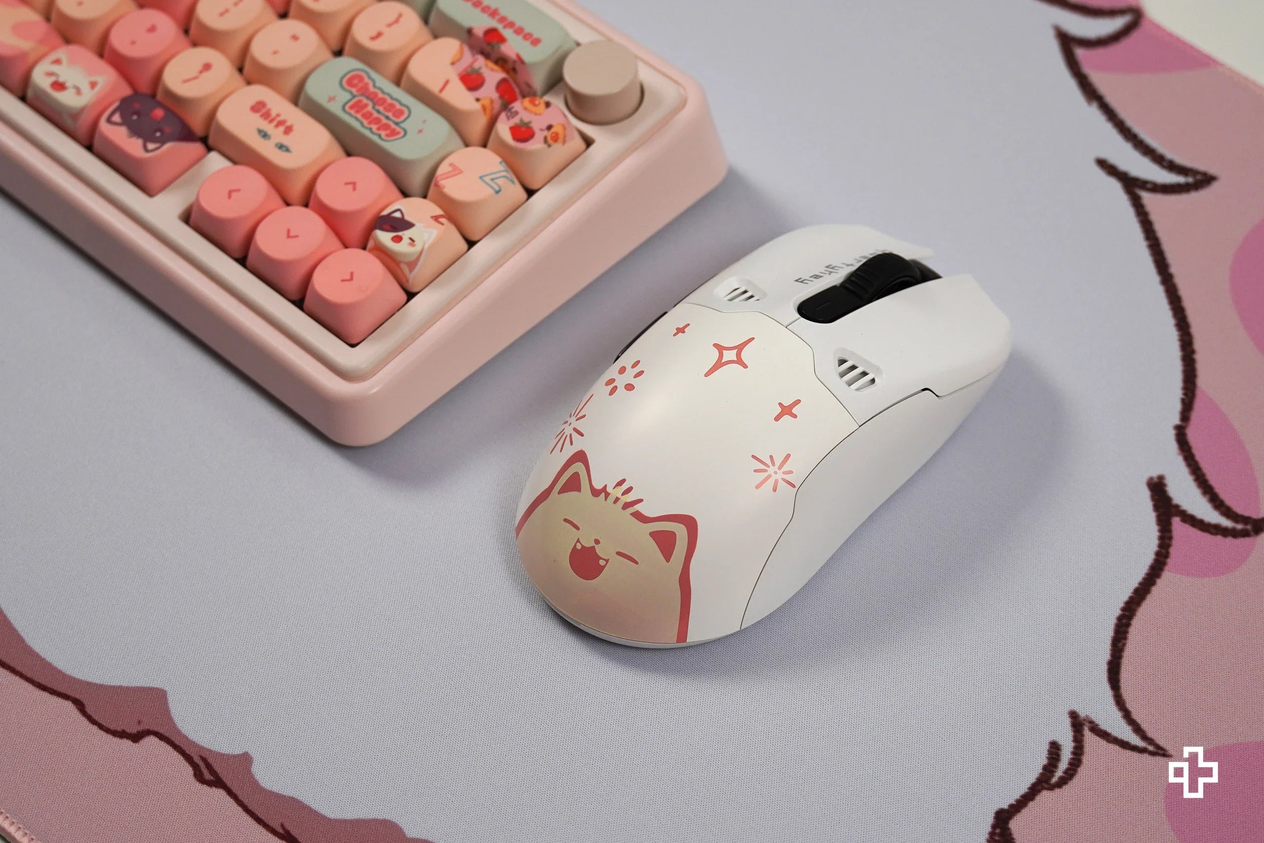 QKM1 Bliss White Mouse Cover