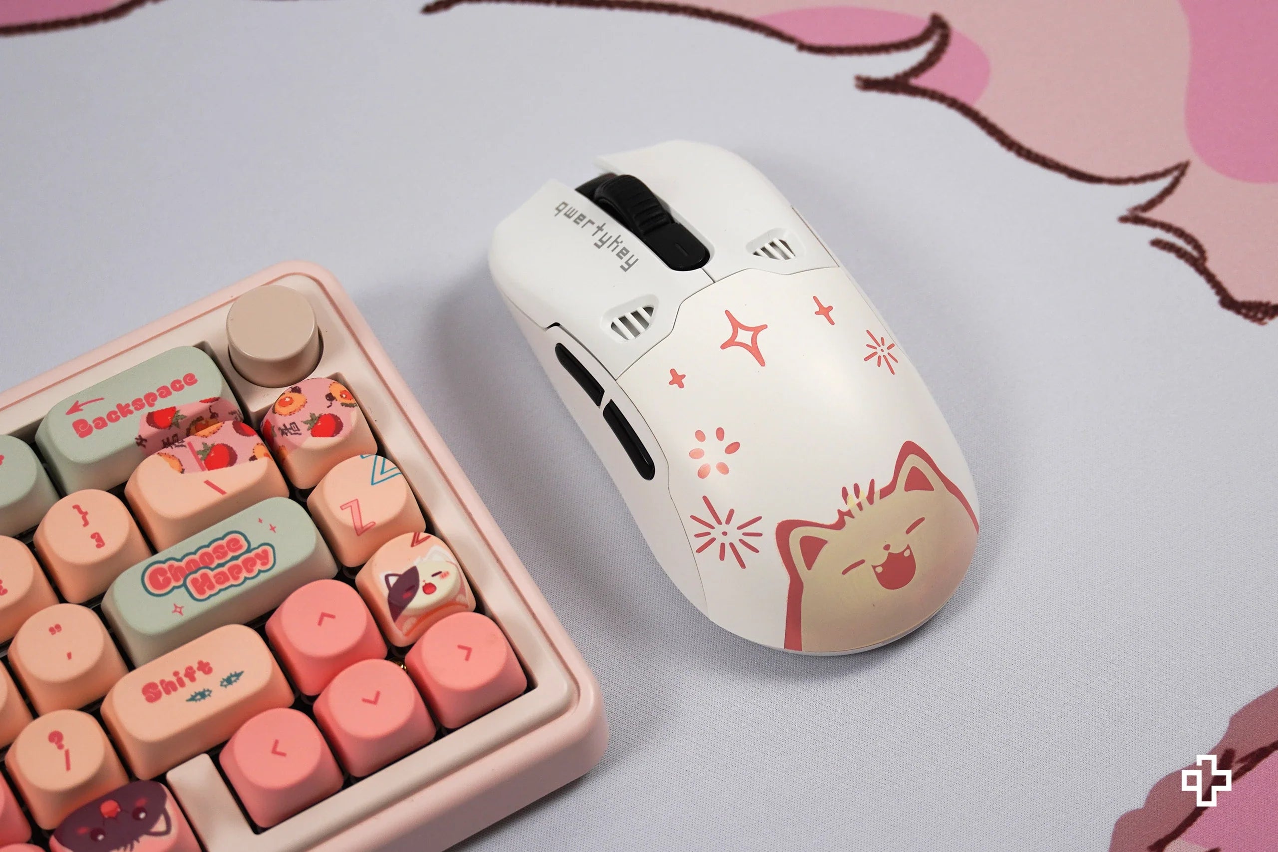 QKM1 Bliss White Mouse Cover