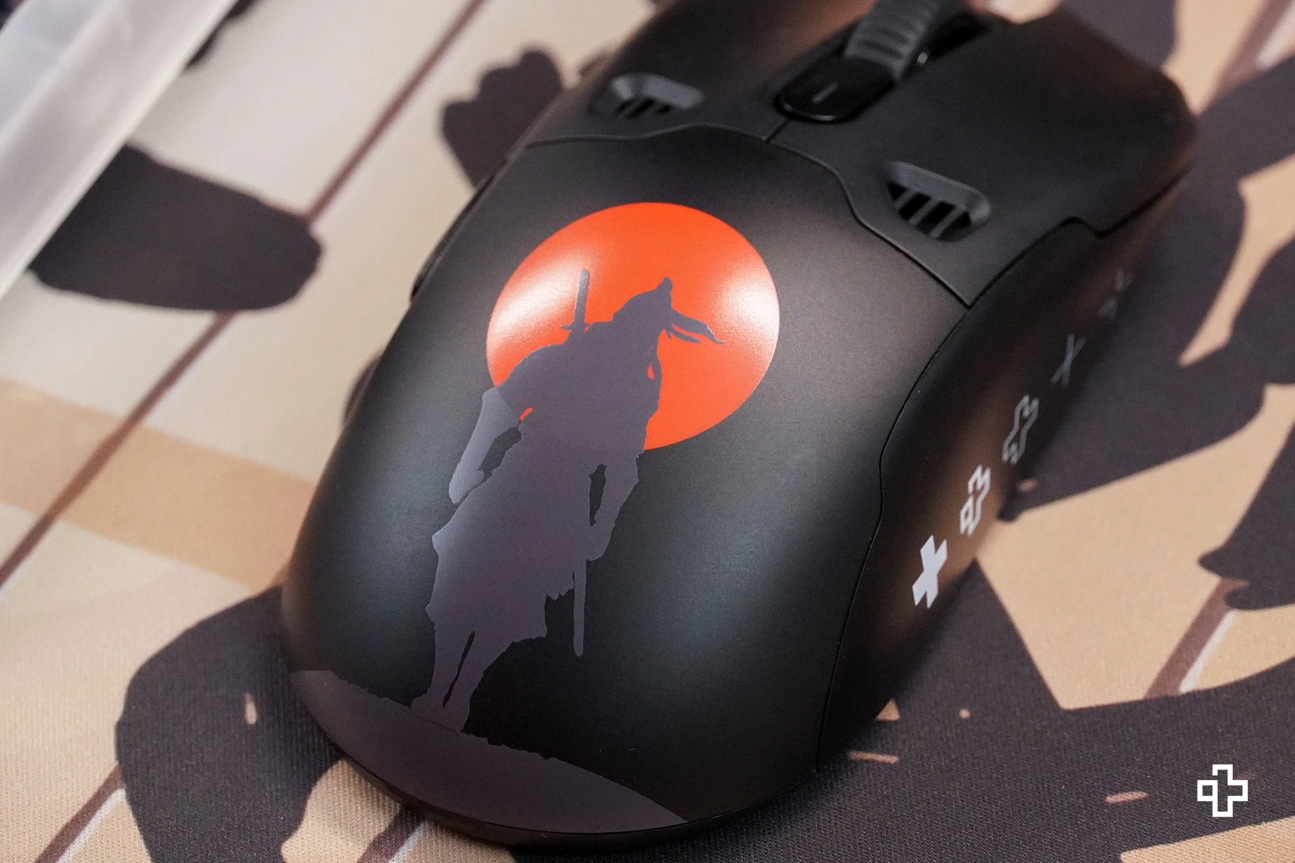 QKM1 Striker Black Mouse Cover