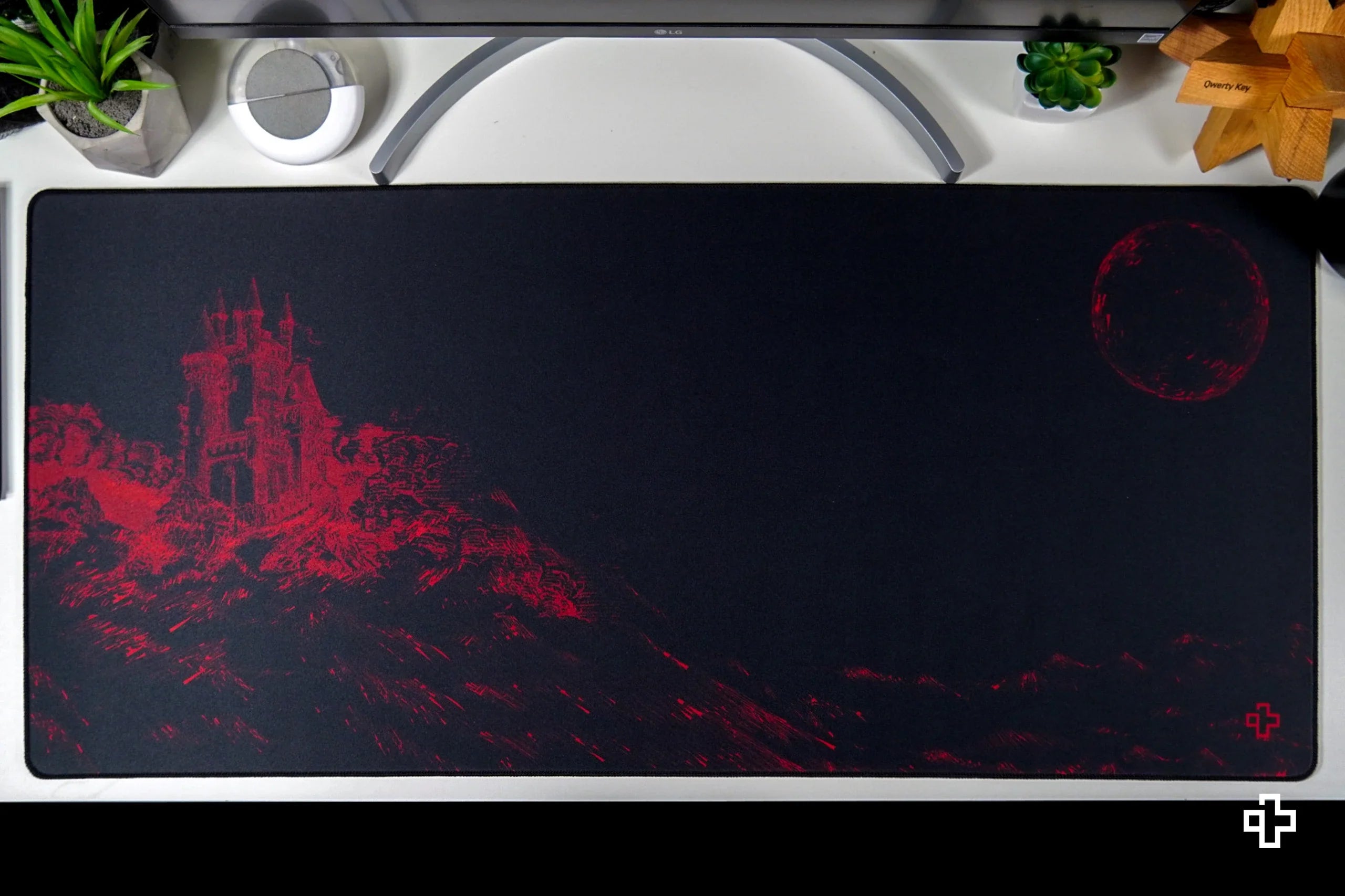 QwertyKey Dracula Deskmat 4mm Stitched Edges