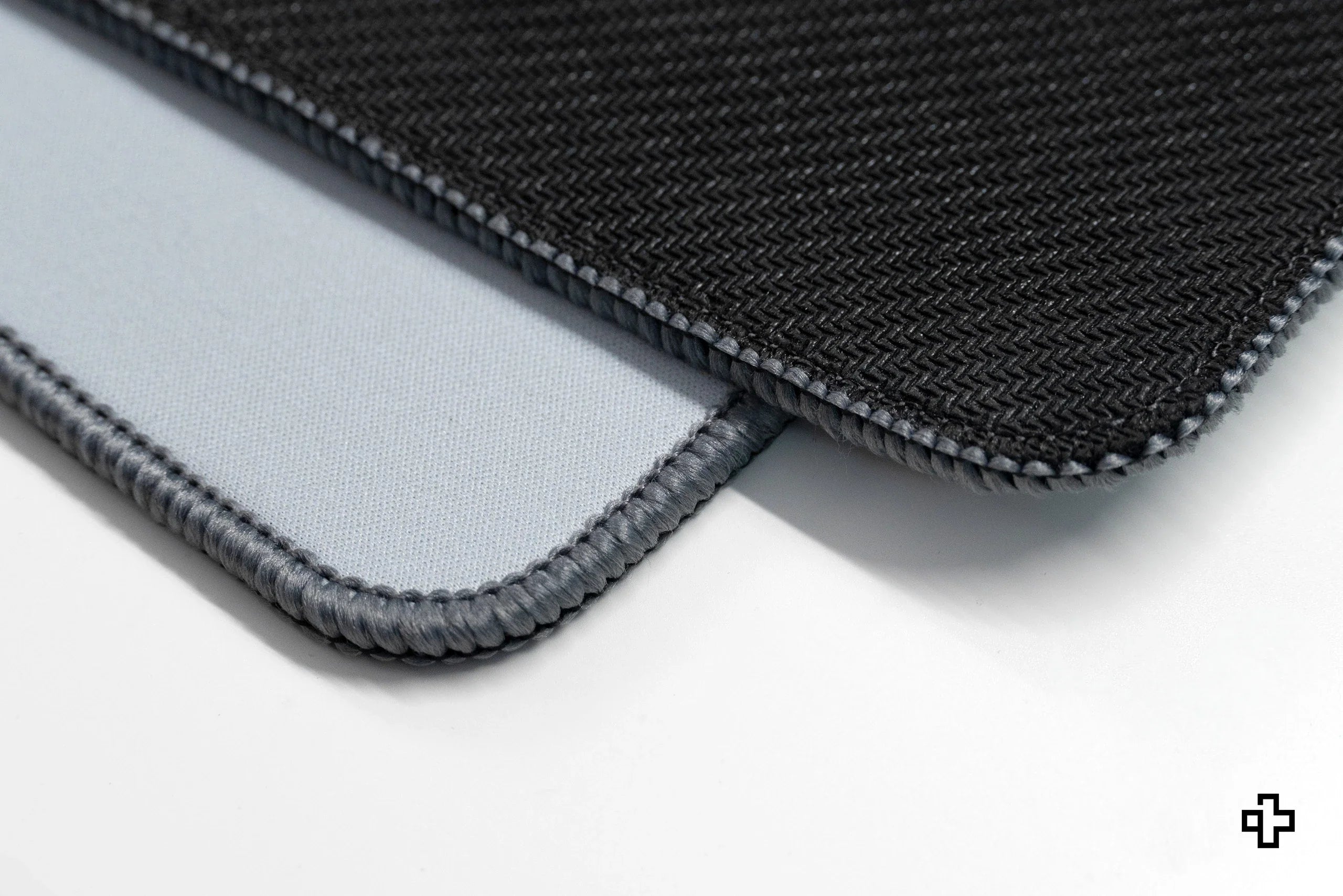 Deskmat Mousepad Flow Light 4mm Stitched Edges
