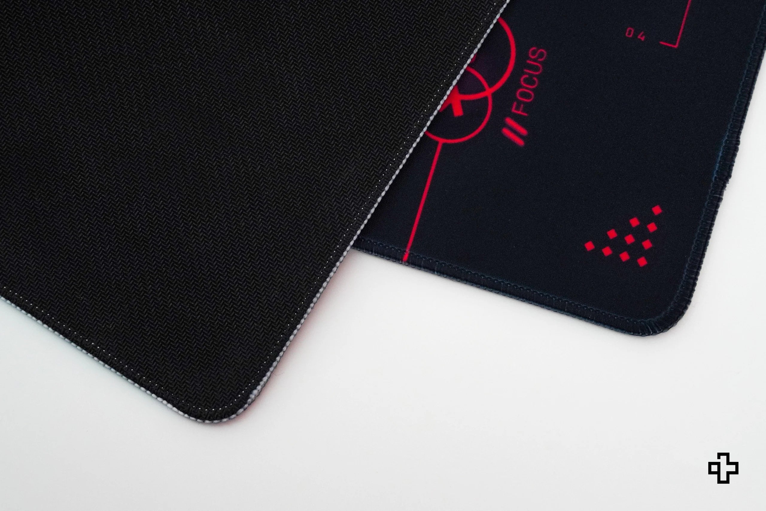 QwertyKey QKM1 Gaming Mousepad 4mm Stitched Edges