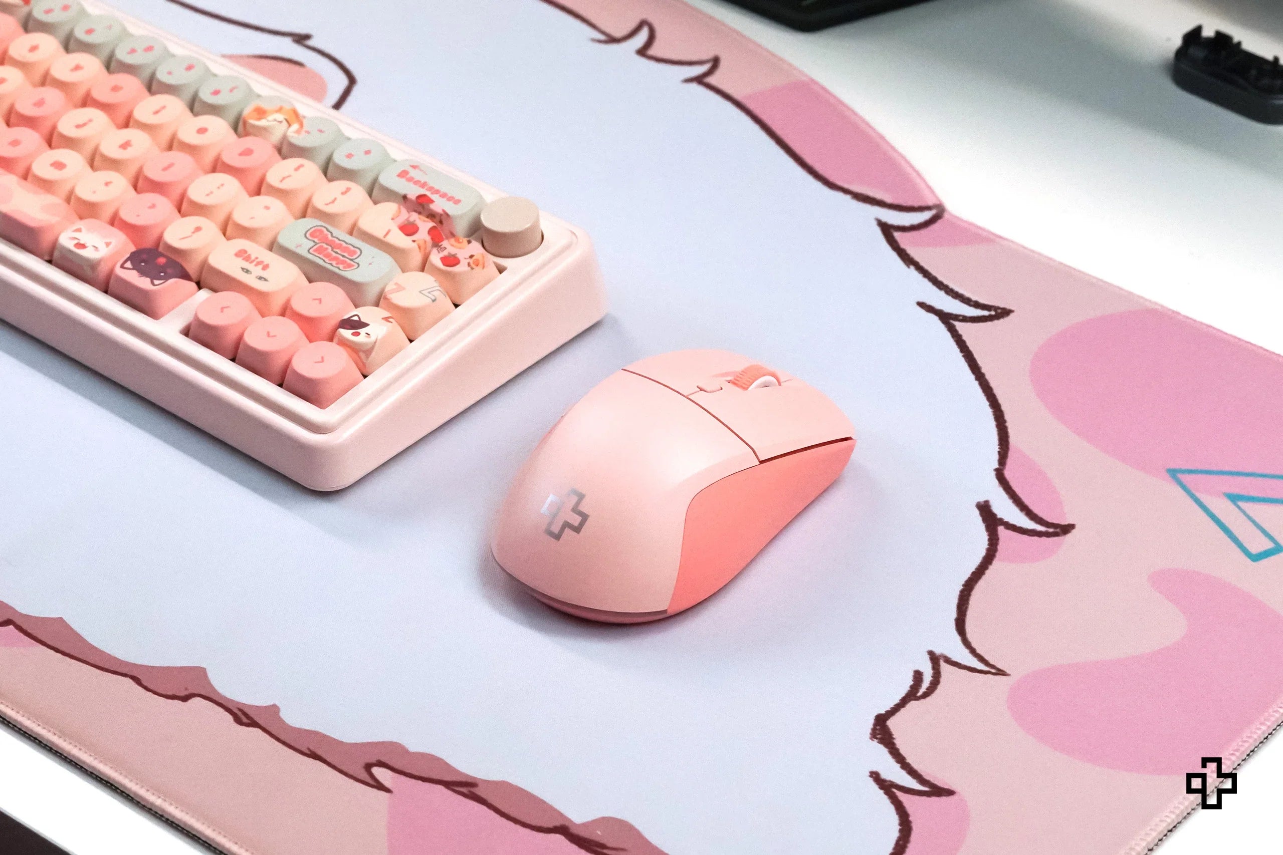 QwertyKey Flow Office Bluetooth Wireless RGB Pink Mouse