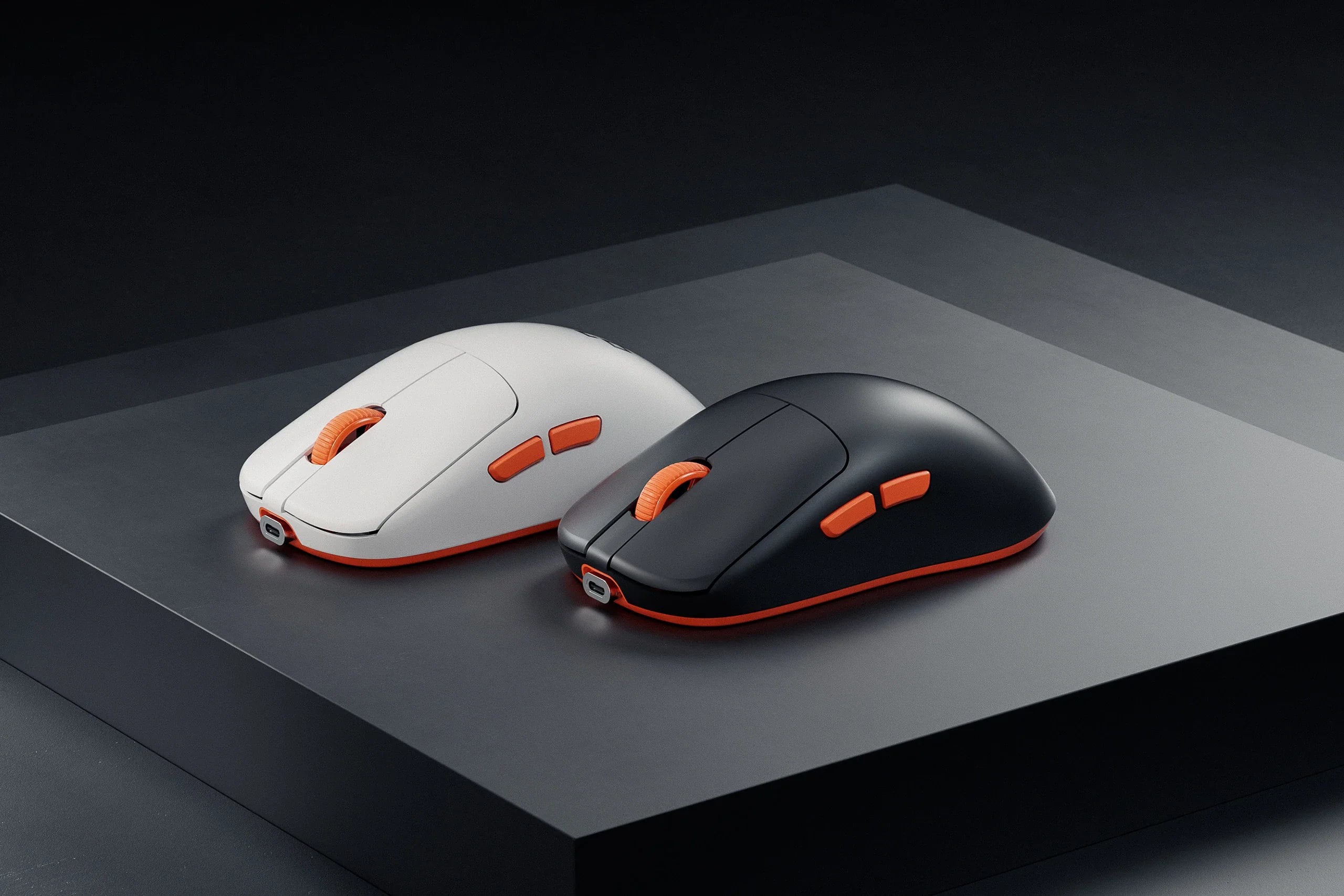QwertyKey Falcon White 8K, 30.000 DPI, Bluetooth Wireless Trio Mode, Pixart 3950 Gaming Mouse