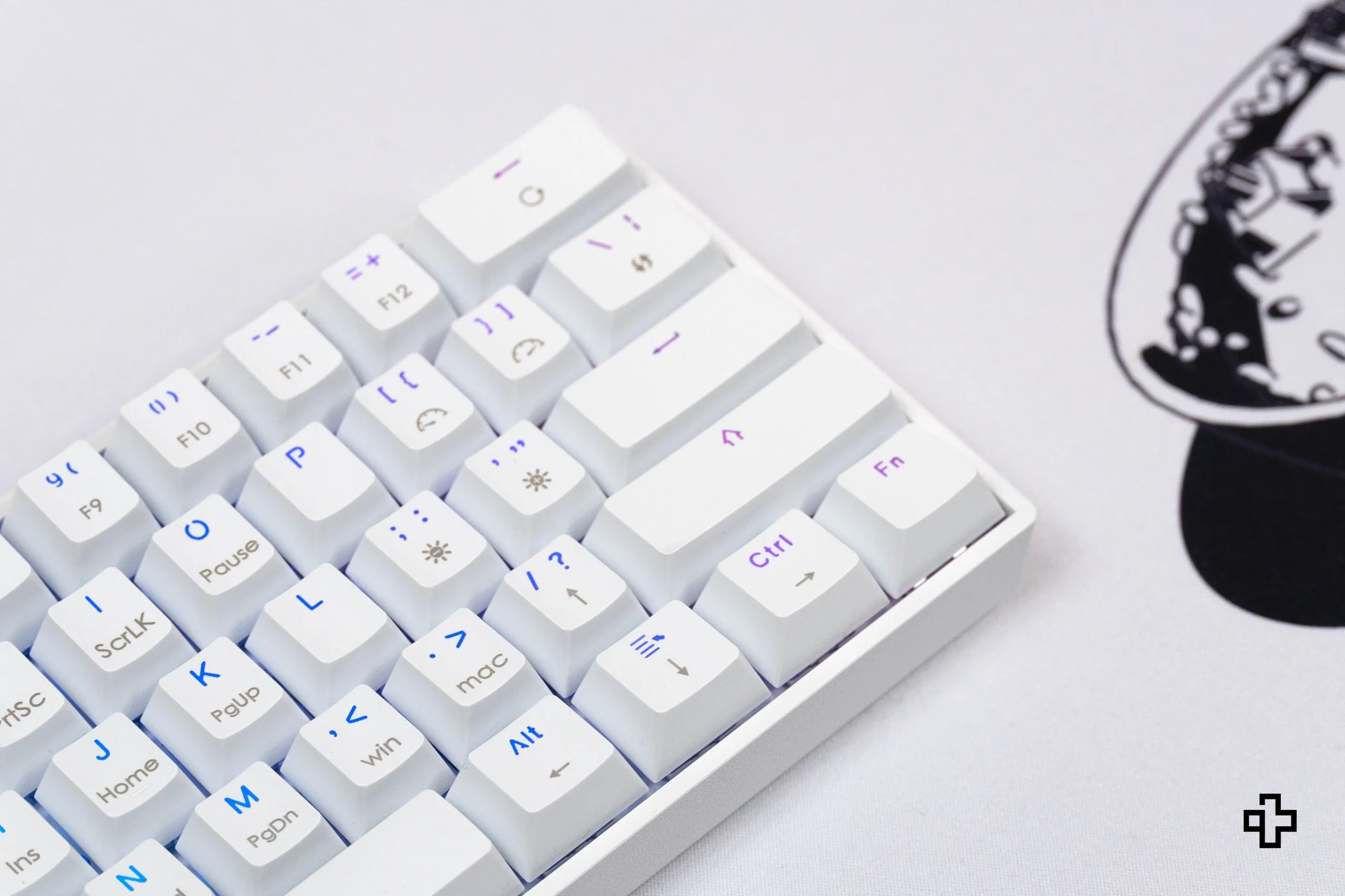 QwertyKey H61 Split White Hotswap RGB Mechanical Gaming Keyboard