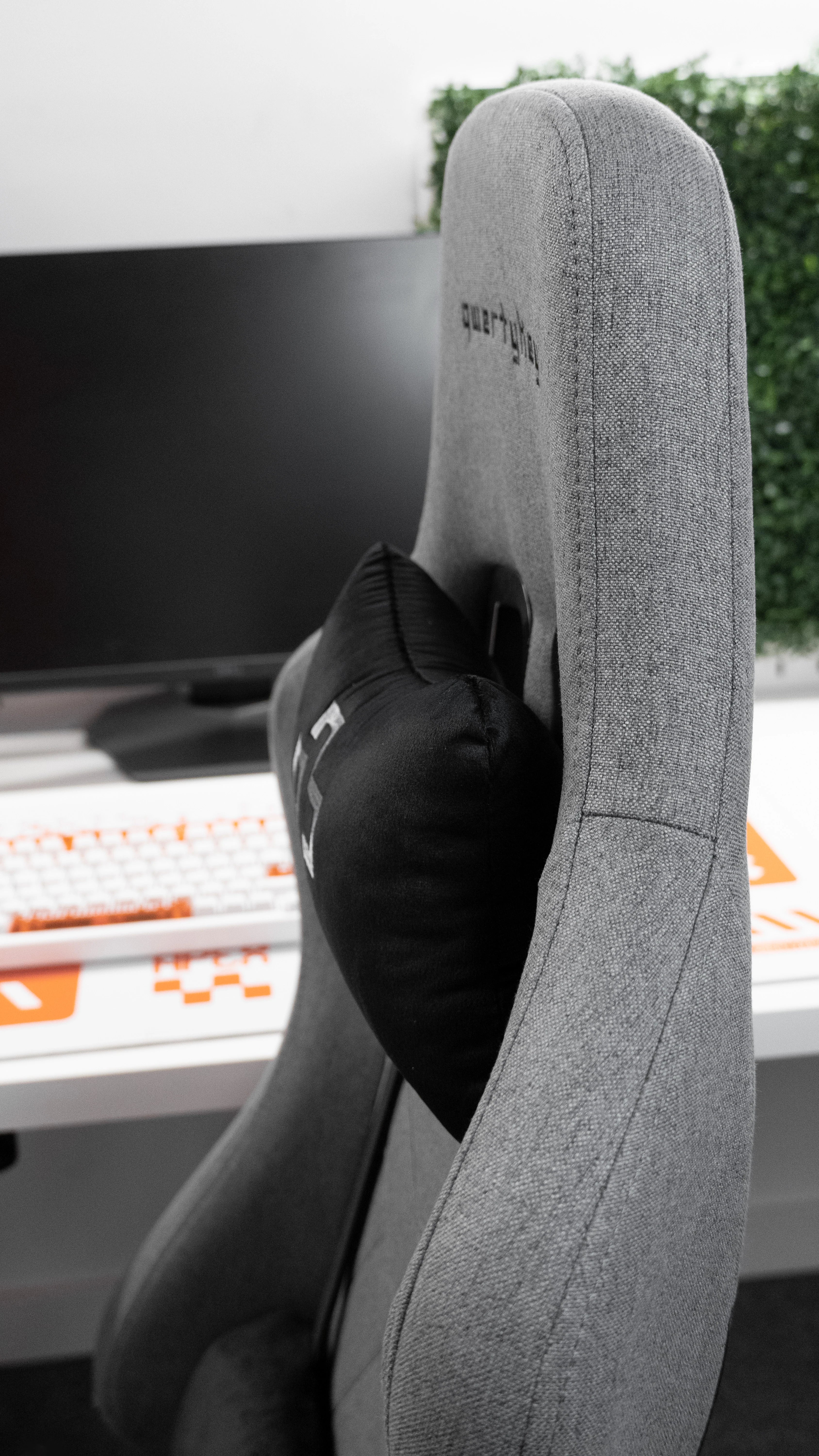 QwertyKey - QK/ALT, Gray Gaming Chair