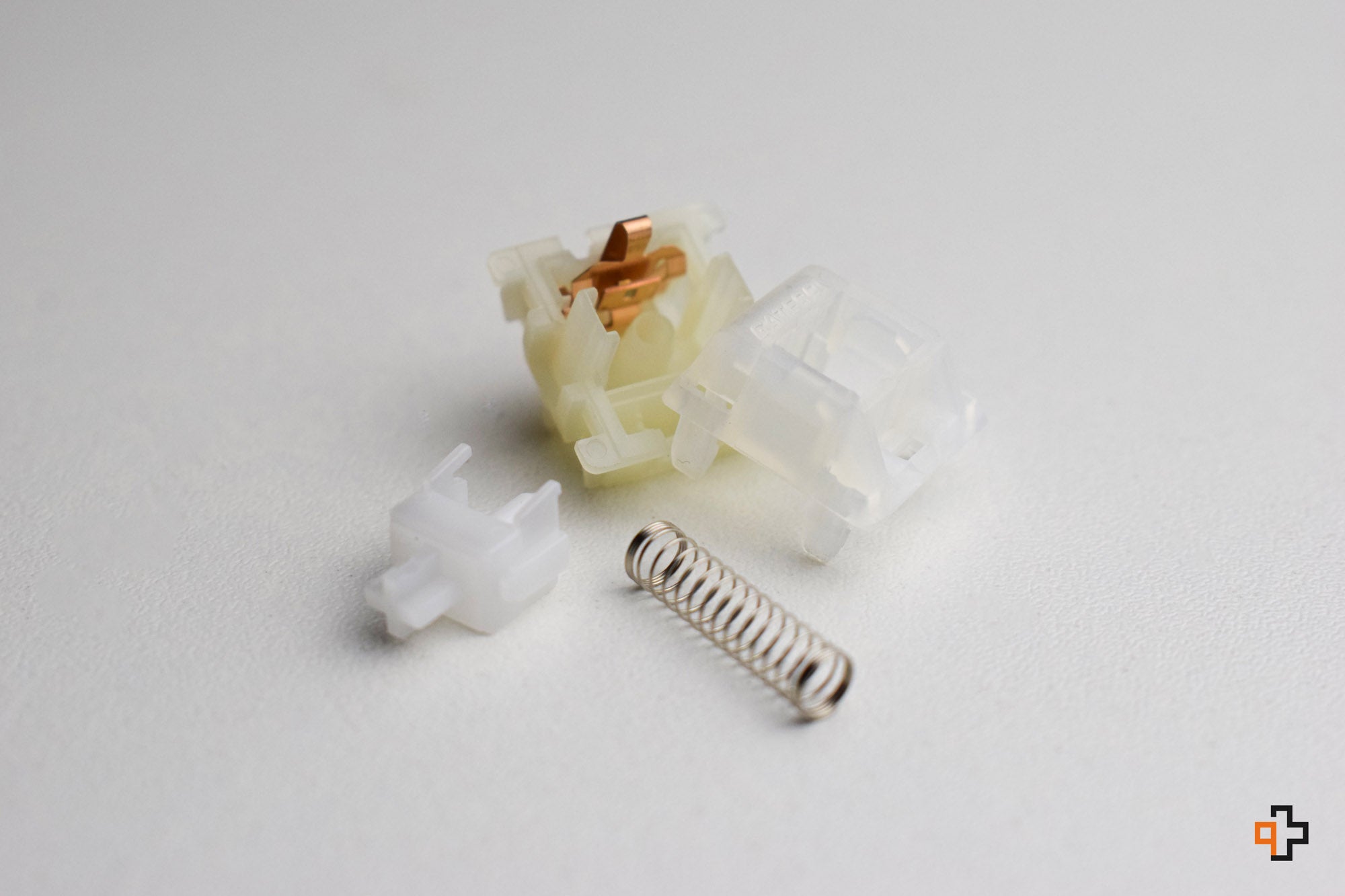 Switches Gateron Milky Clear - QwertyKey