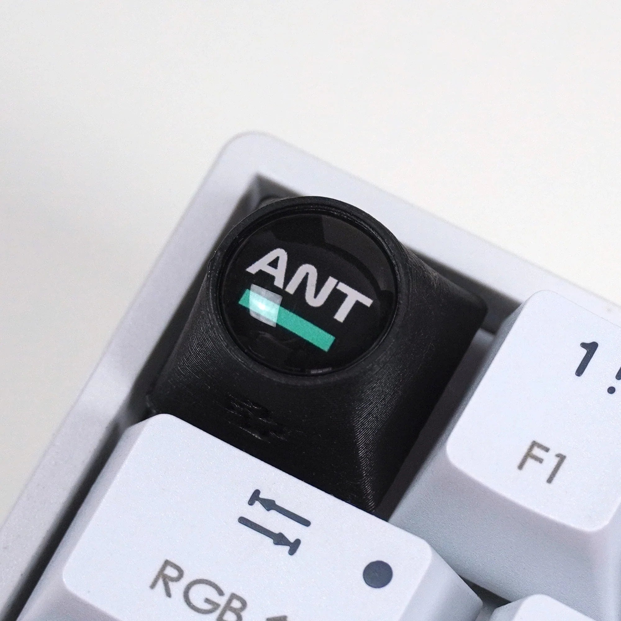 Artisan F1 - ANT + NR. 12 Keycap
