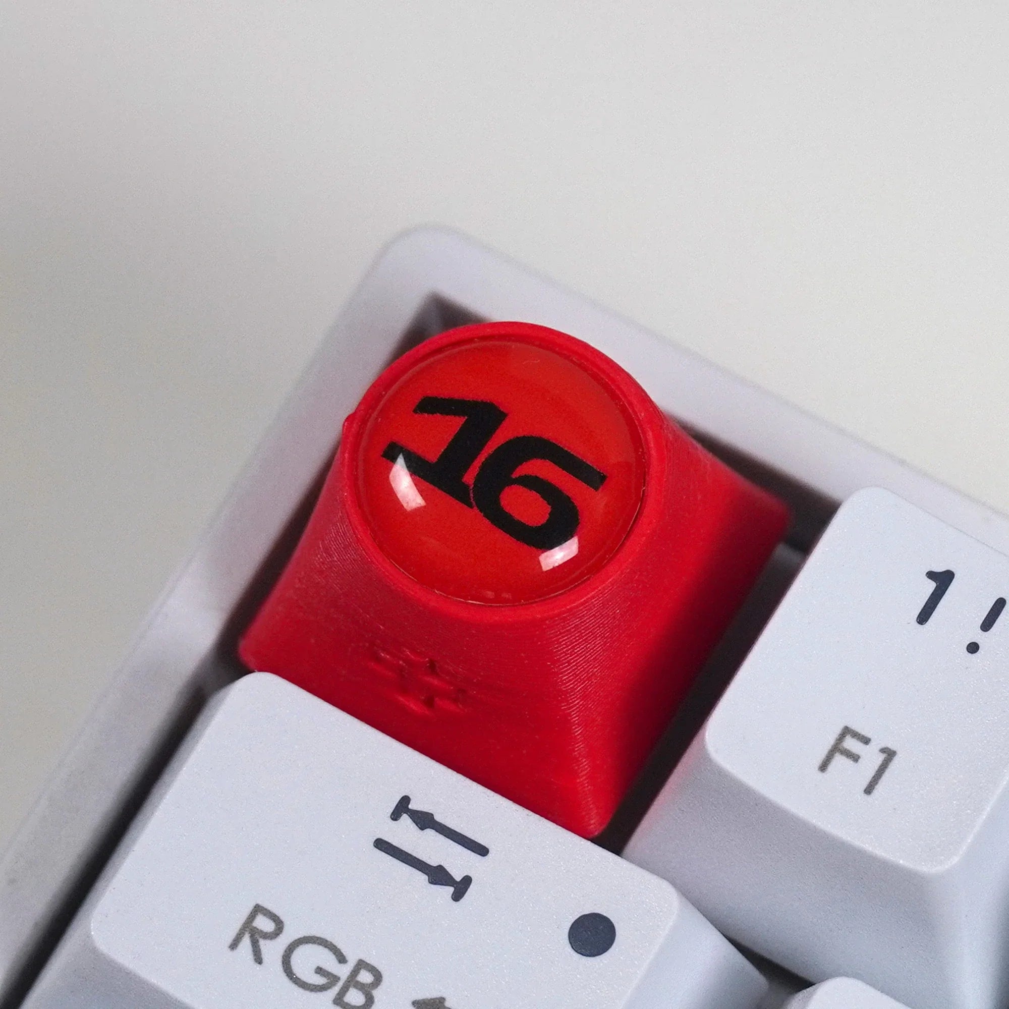 Artisan F1 - LEC + NR. 16 Keycap