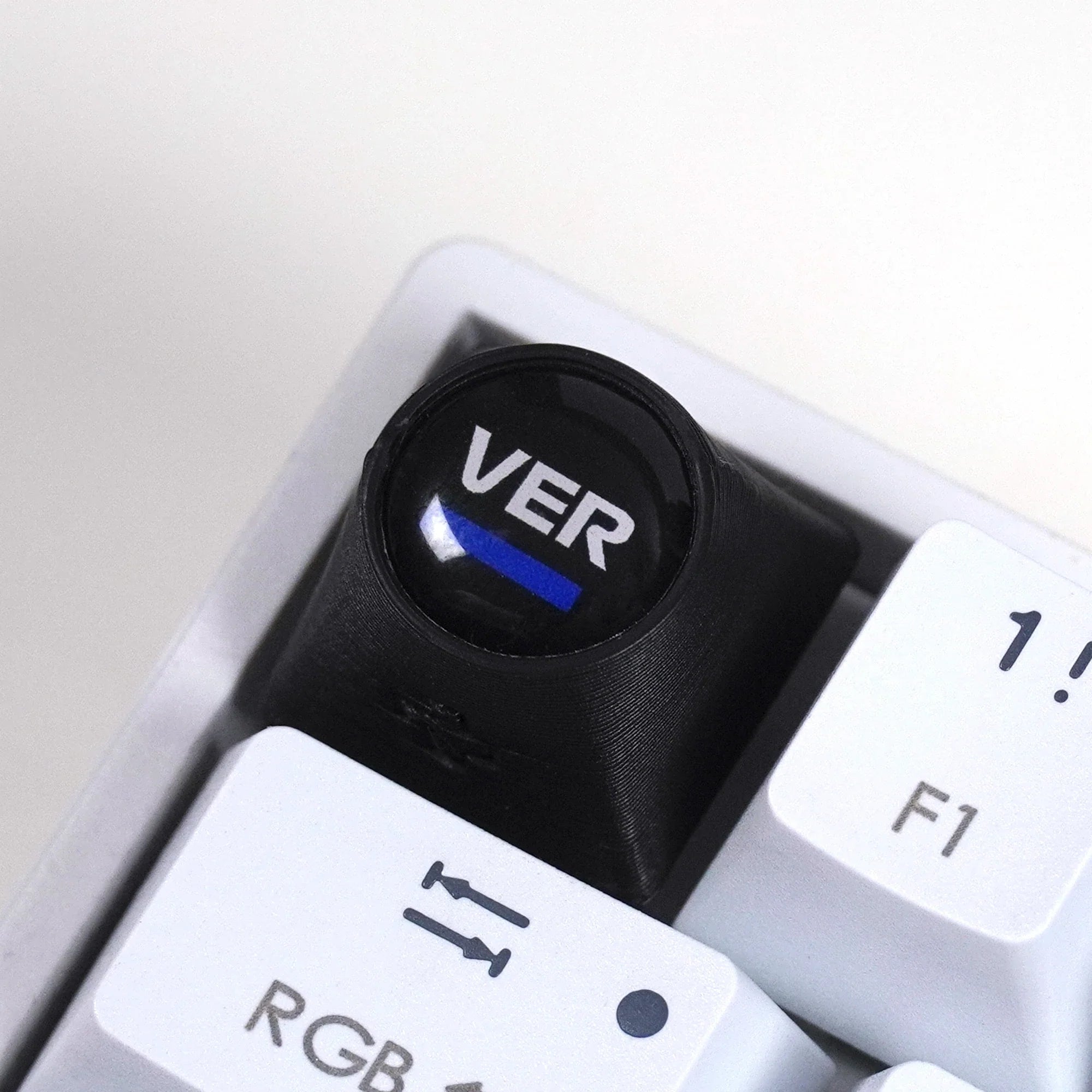 Artisan F1 - VER + NR. 1 Keycap