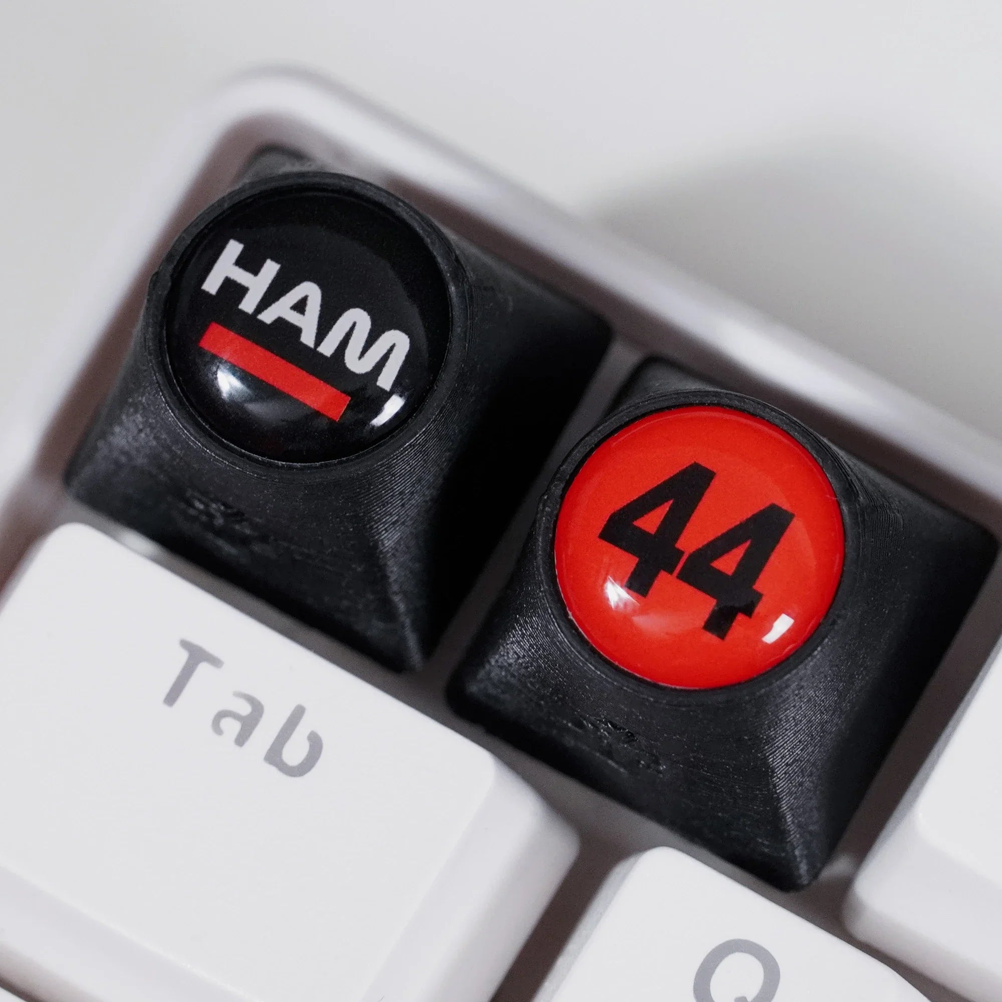 Artisan F1 - HAM + NR. 44 Keycap