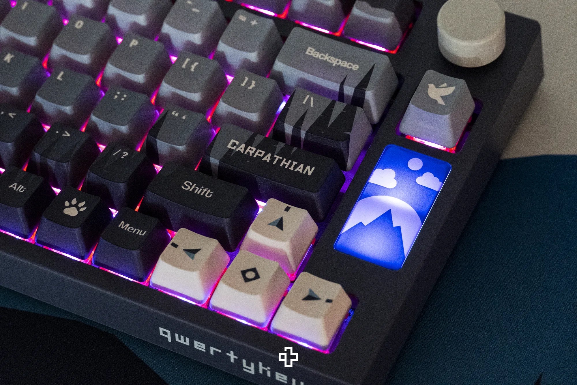 QwertyKey75 Carpathian Bluetooth Wireless Hotswap RGB VIA/QMK Gasket Mounted Mechanical Gaming Keyboard