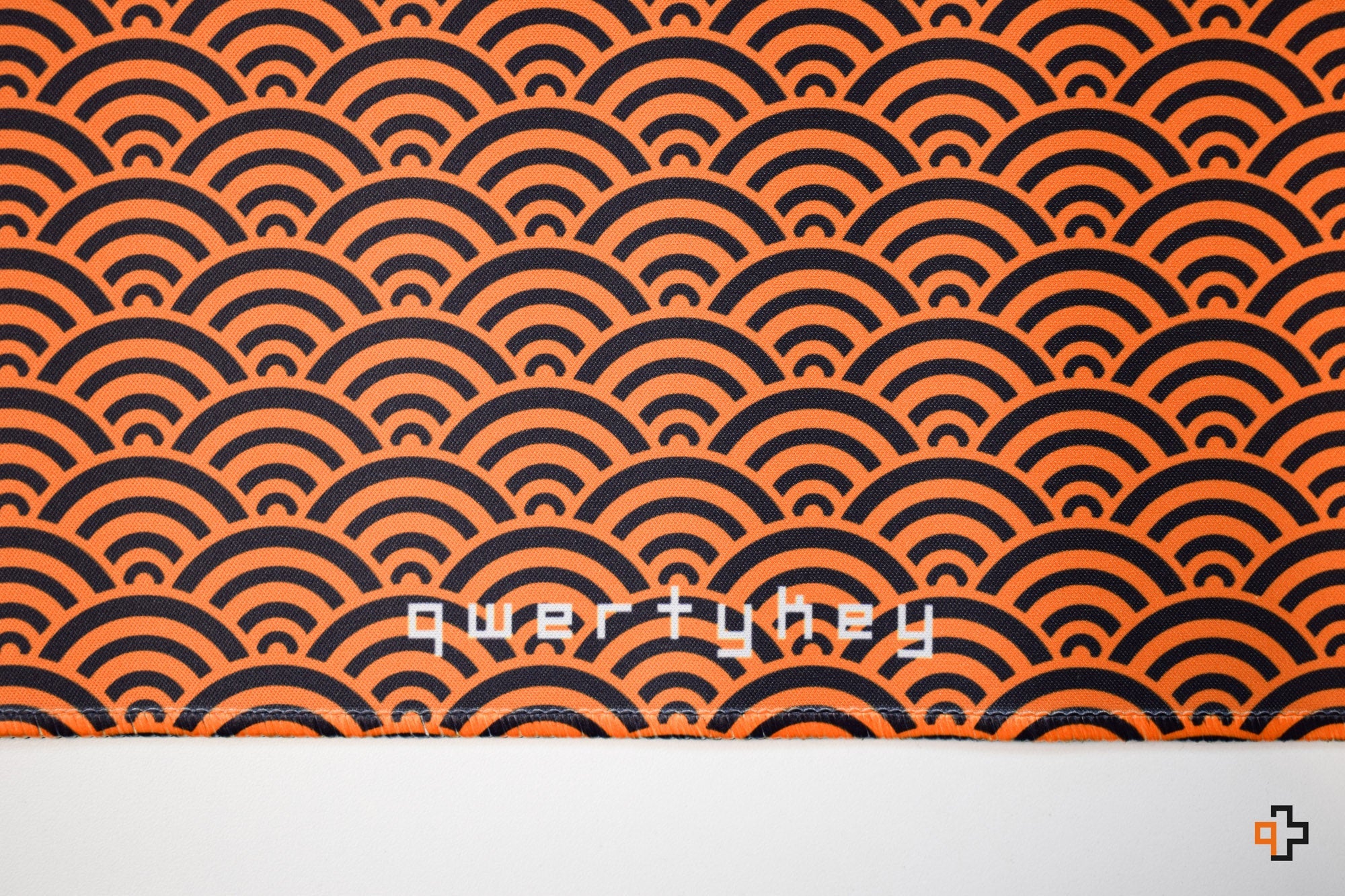 Deskmat Mousepad QwertyKey Orange Waves 4mm stitched edges - QwertyKey