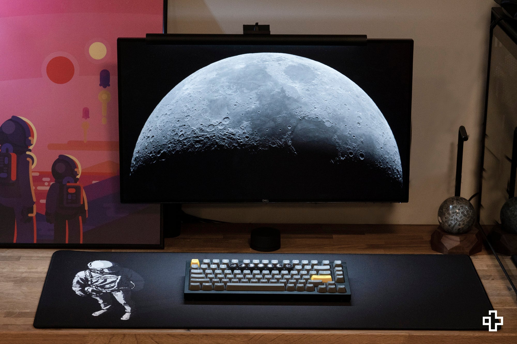 Deskmat Mousepad QwertyKey Astronaut 4mm stitched edges - QwertyKey