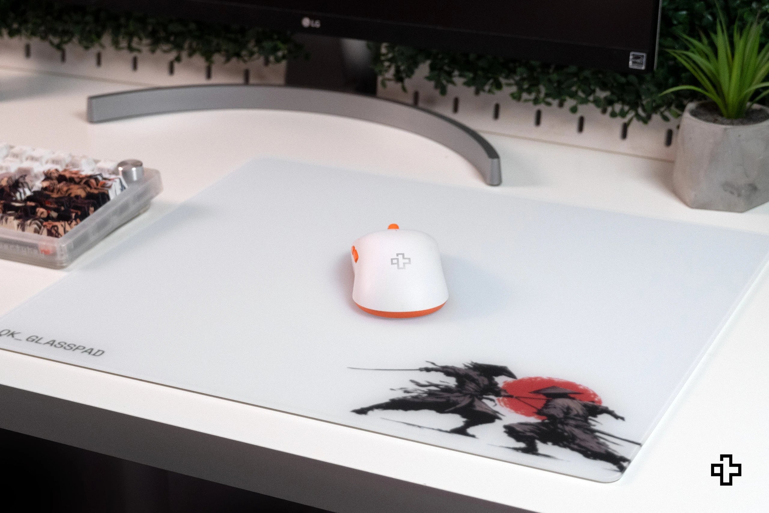 QwertyKey Esports Glass Striker 3.2mm Anti-Slip TPU Gaming Mousepad