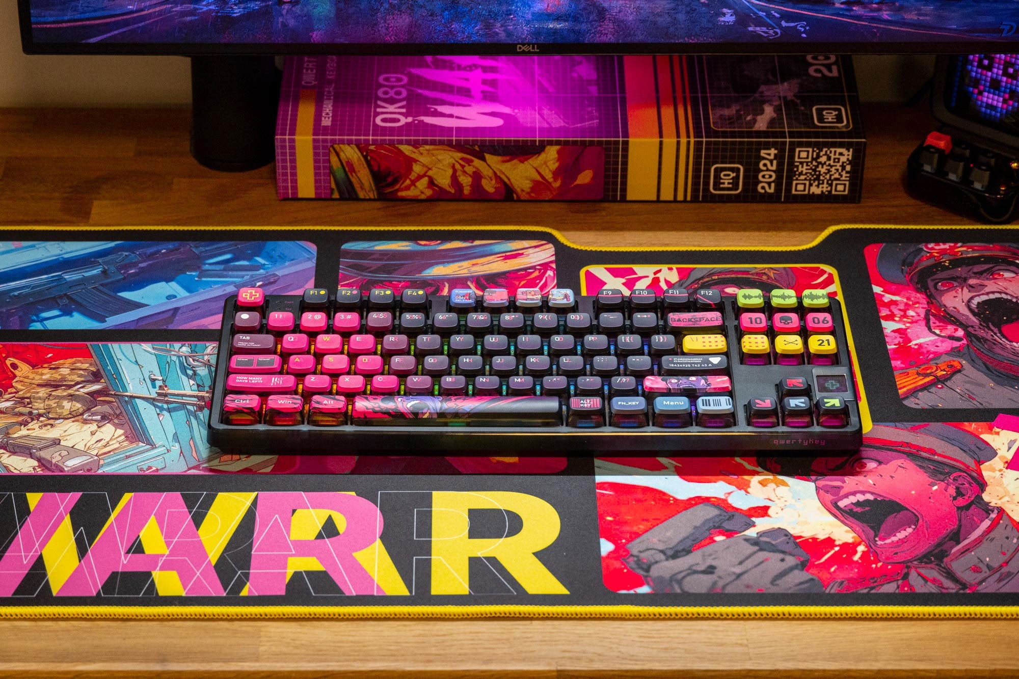 QwertyKey80 War Bluetooth Wireless Hotswap RGB QMK/VIA Gasket Mounted Mechanical Gaming Keyboard with Screen