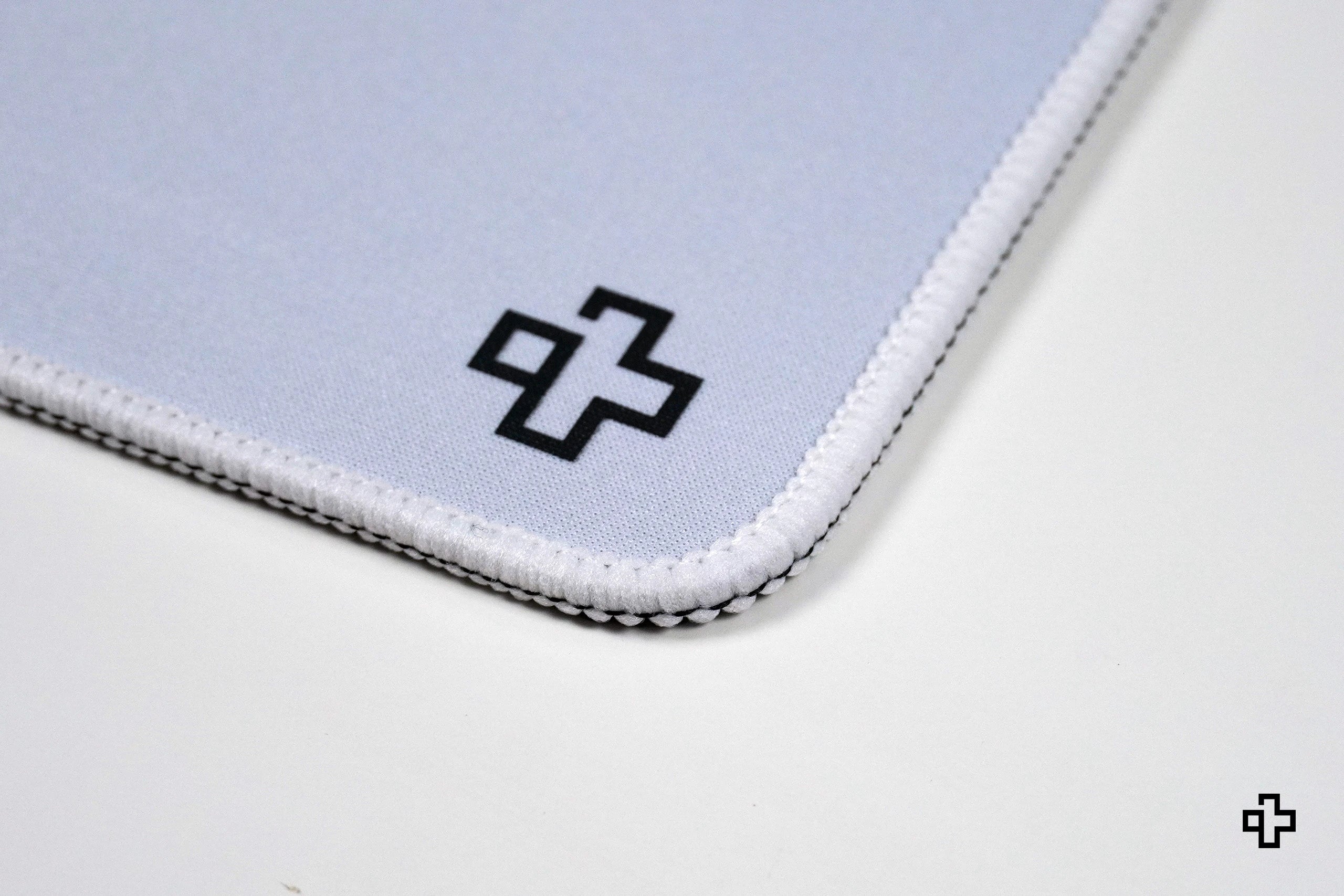 QwertyKey White Classic Plain Deskmat 4mm Stitched Edges