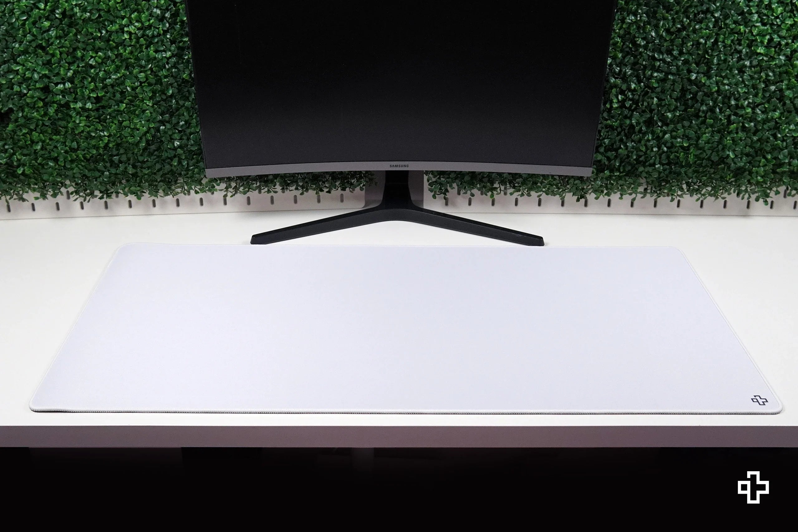 QwertyKey White Classic Plain Deskmat 4mm Stitched Edges