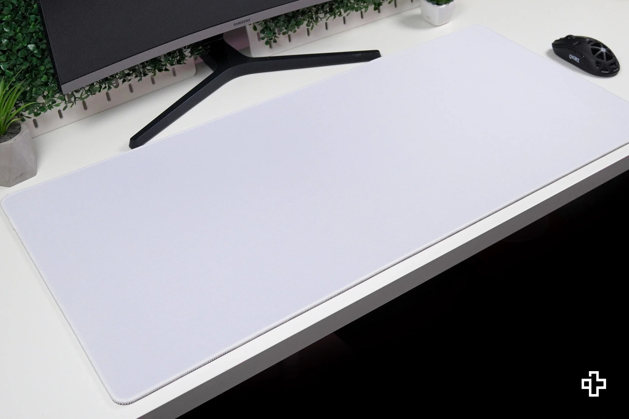 QwertyKey White Classic Plain Deskmat 4mm Stitched Edges