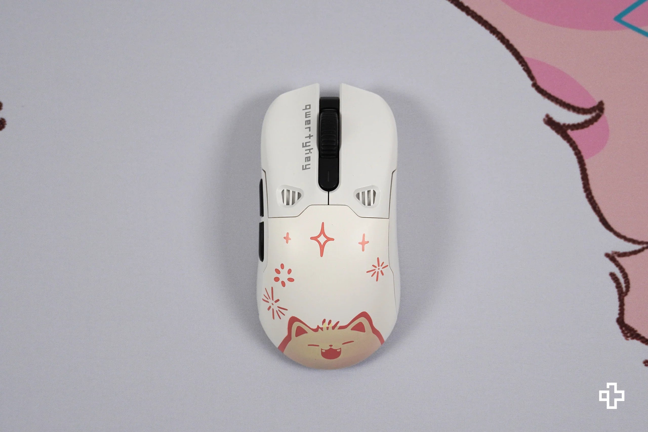 QKM1 Bliss White Mouse Cover