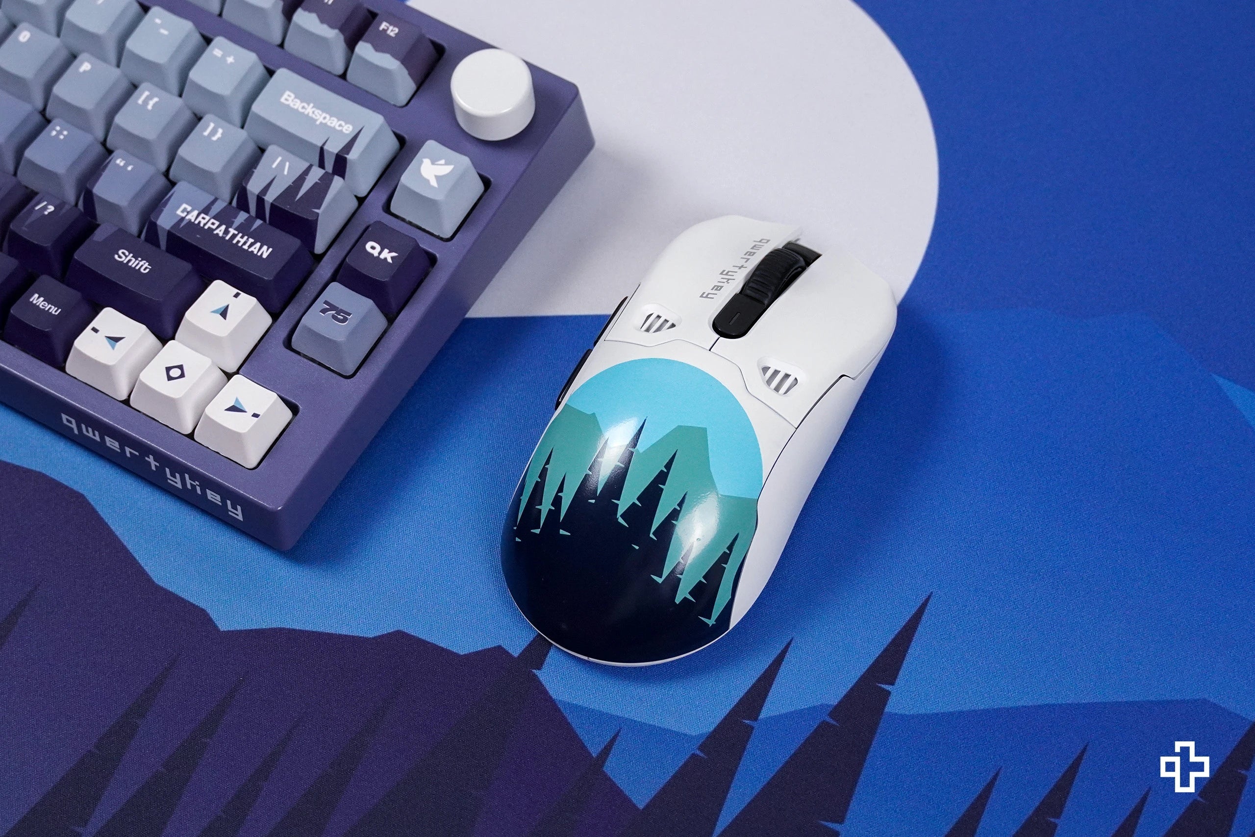 QKM1 Carpathian White Mouse Cover