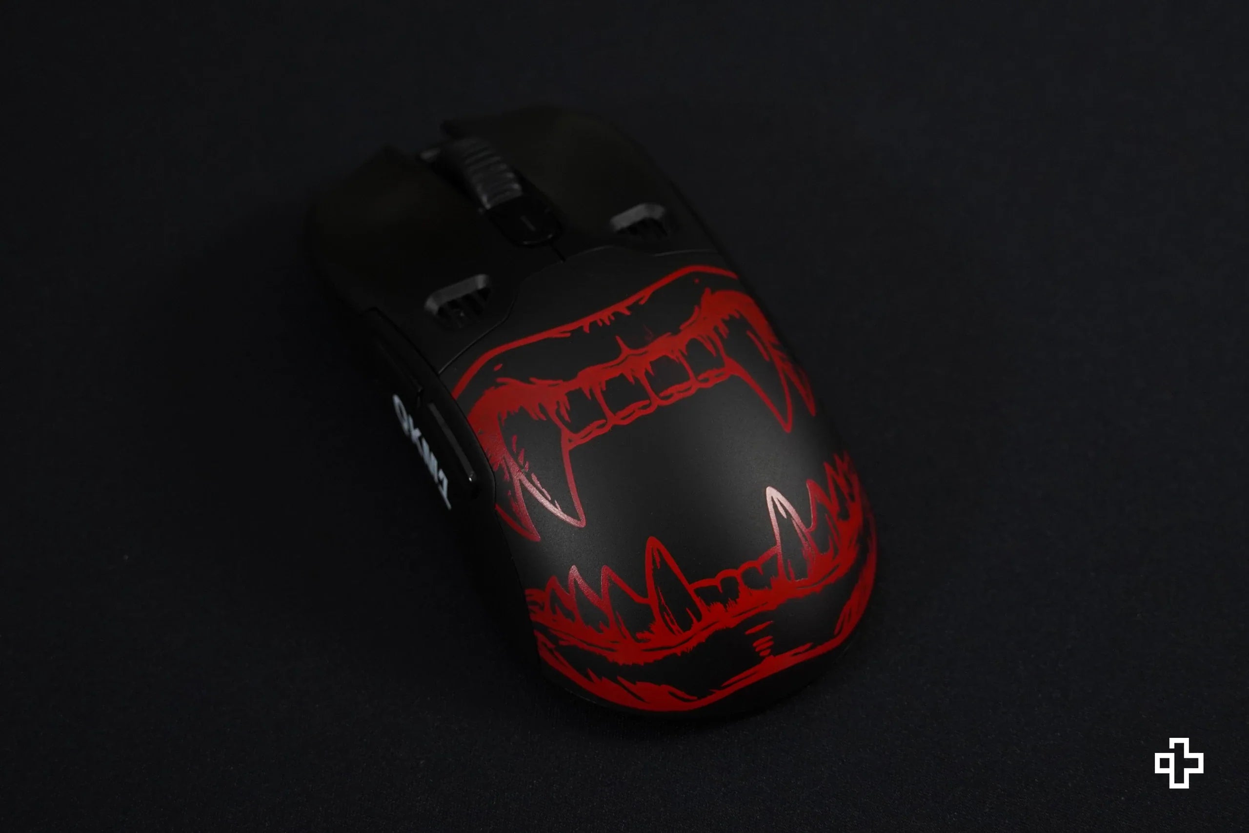 QKM1 Dracula Black Mouse Cover