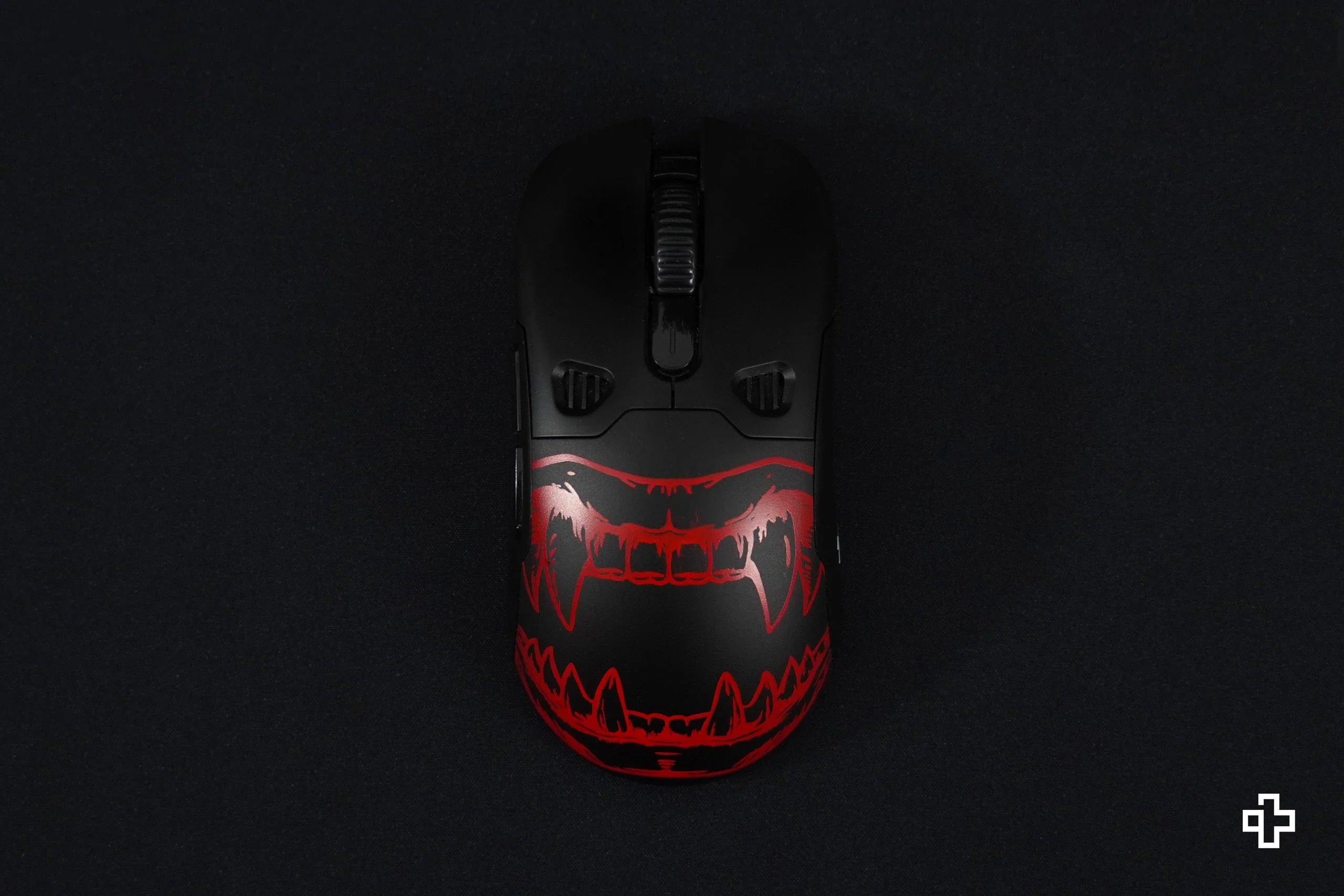 QKM1 Dracula Black Mouse Cover