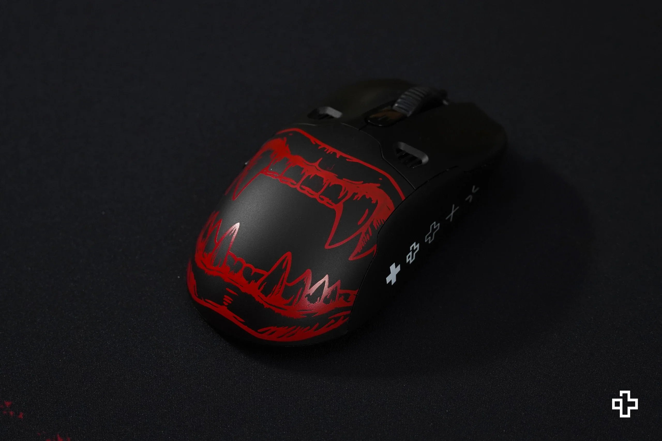QKM1 Dracula Black Mouse Cover