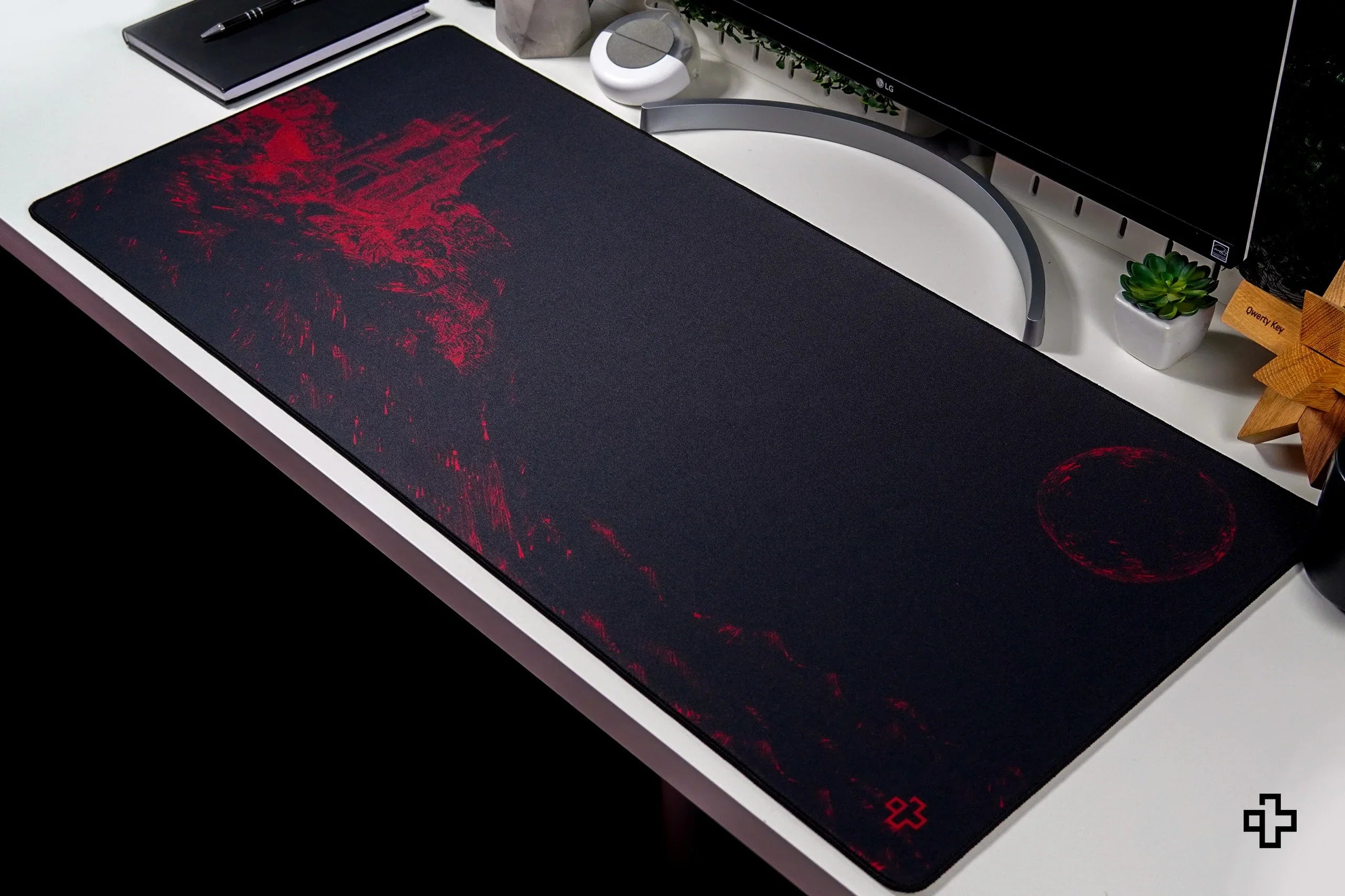 QwertyKey Dracula Deskmat 4mm Stitched Edges