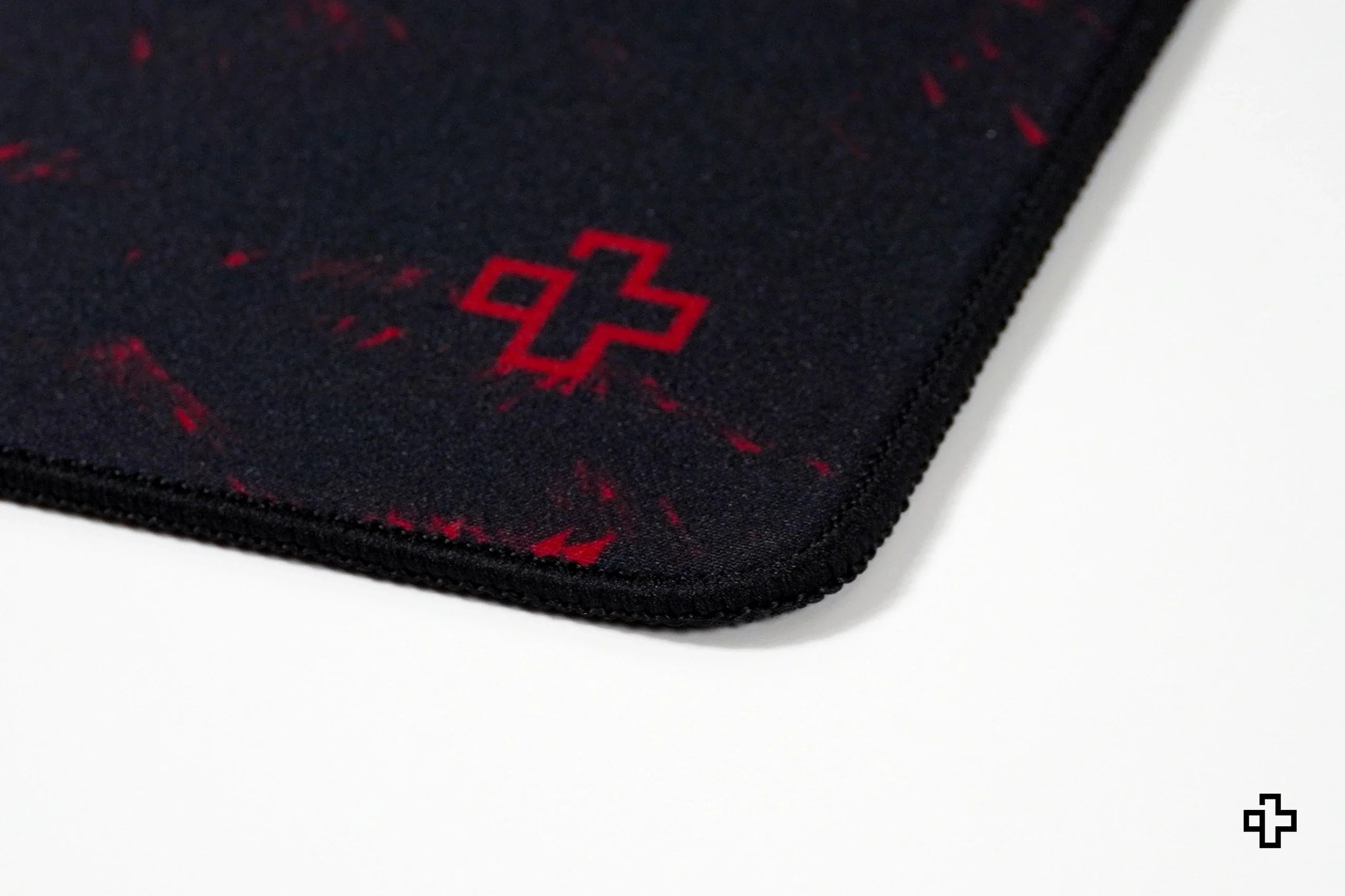 QwertyKey Dracula Deskmat 4mm Stitched Edges