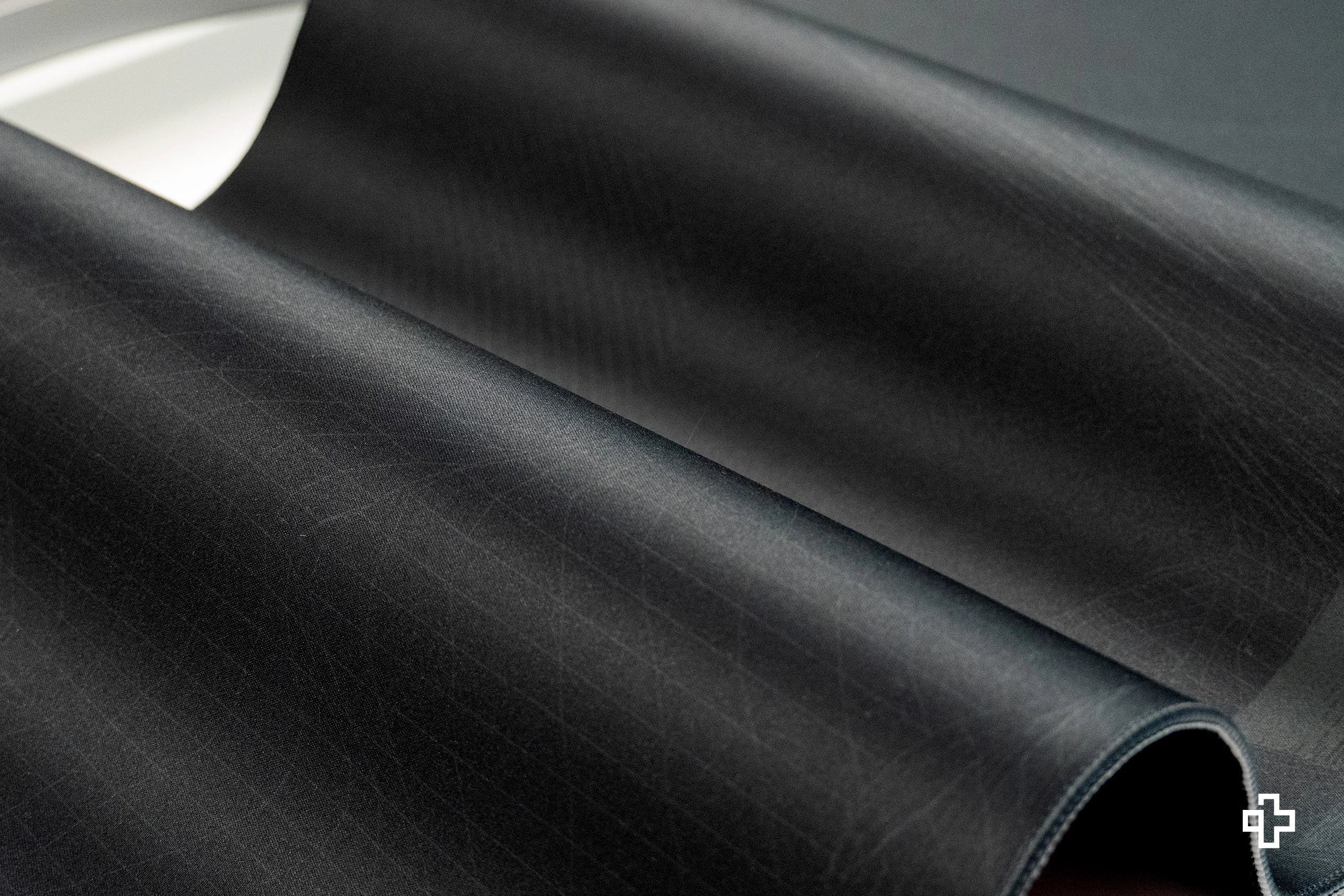 Deskmat Mousepad Flow Dark 4mm Stitched Edges