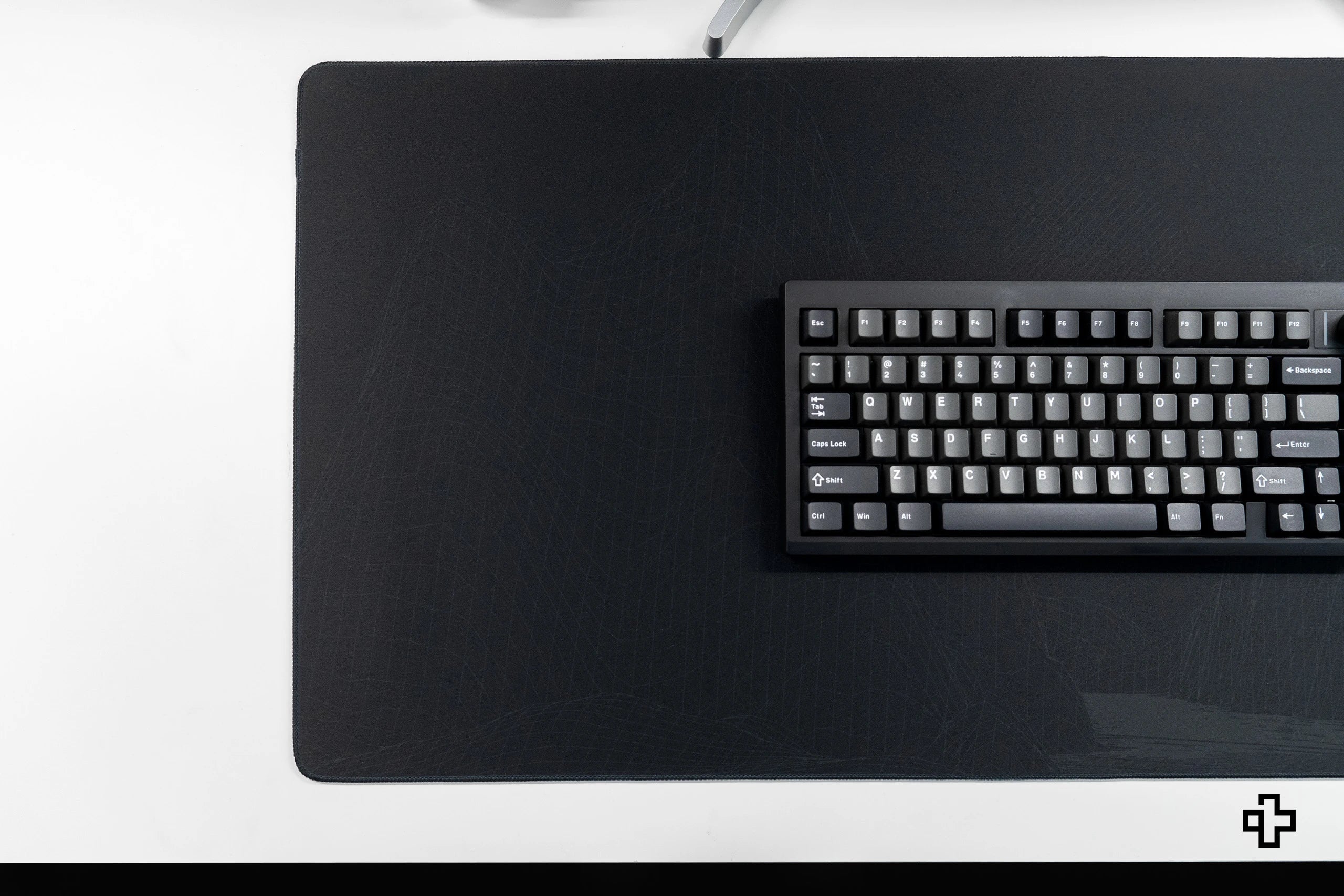 Deskmat Mousepad Flow Dark 4mm Stitched Edges