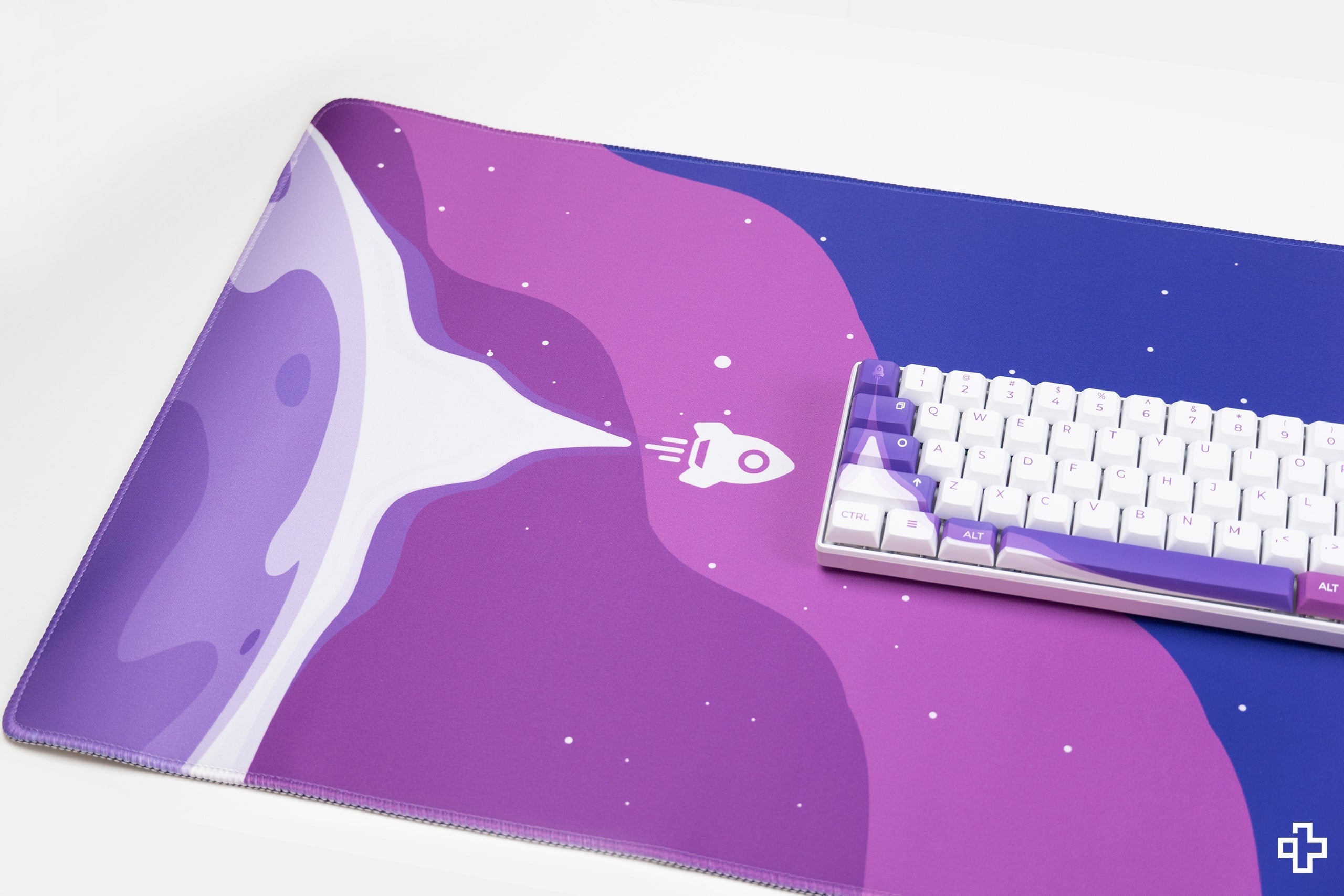 Deskmat Mousepad QwertyKey LiftOff 4mm stitched edges - QwertyKey