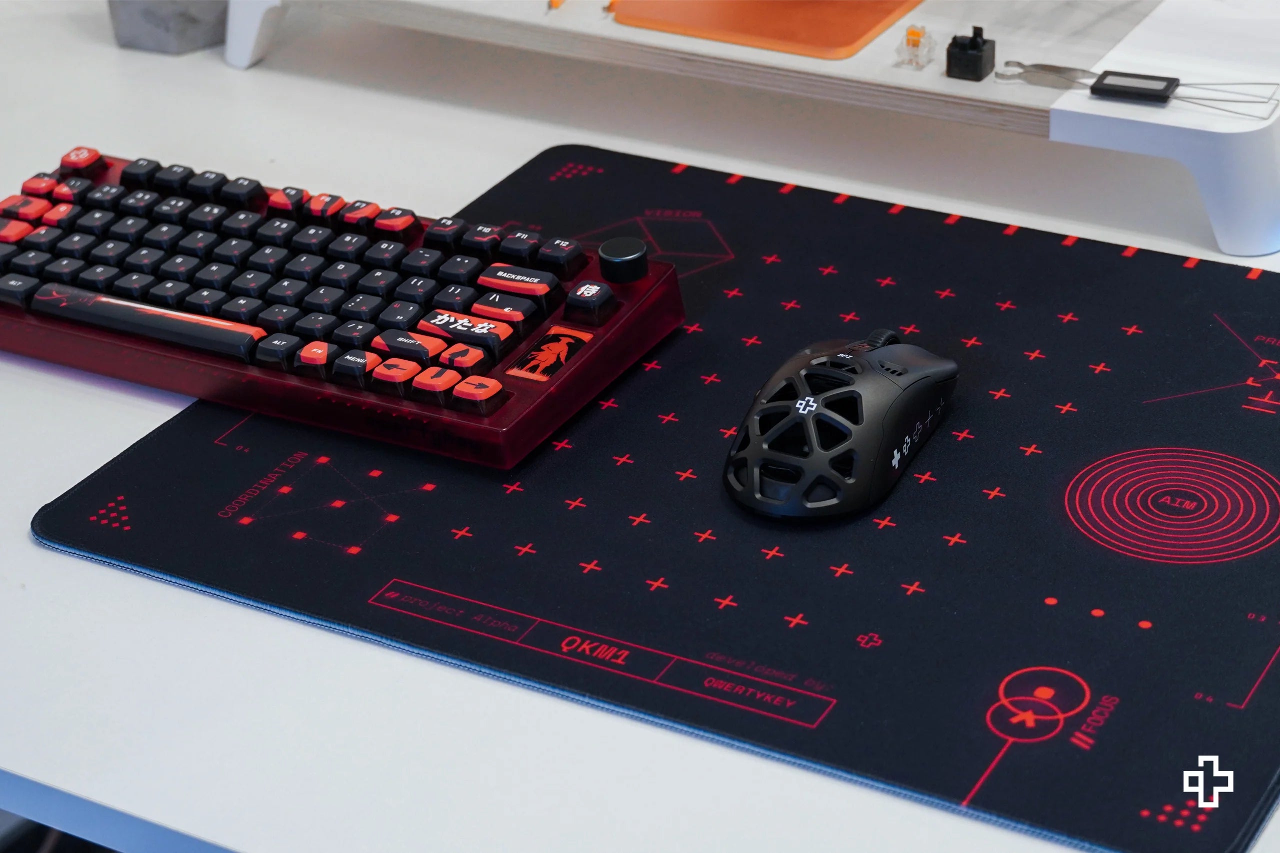 QwertyKey QKM1 Gaming Mousepad 4mm Stitched Edges