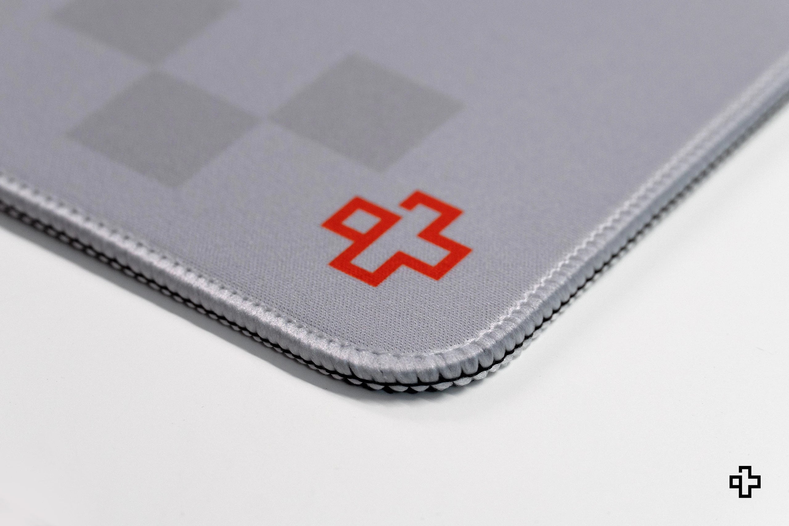 Deskmat Mousepad Formula Silver Circuit 4mm Stitched Edges