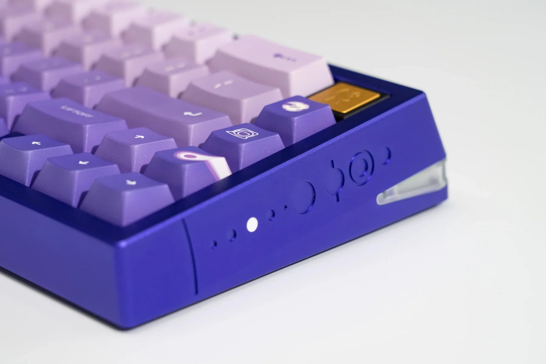 Versiunea asamblata/barebone a sa vina with KNOB.